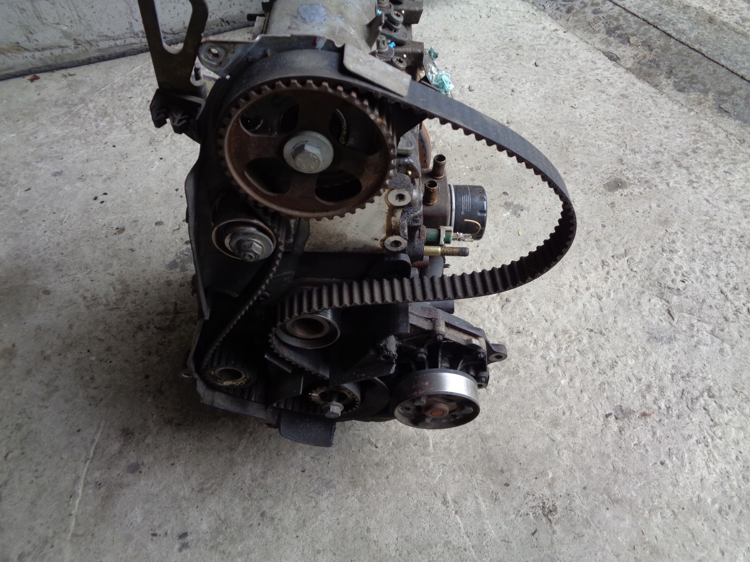 Scenic I FL 1.9 DCI F8T Pilar Motor usado 2