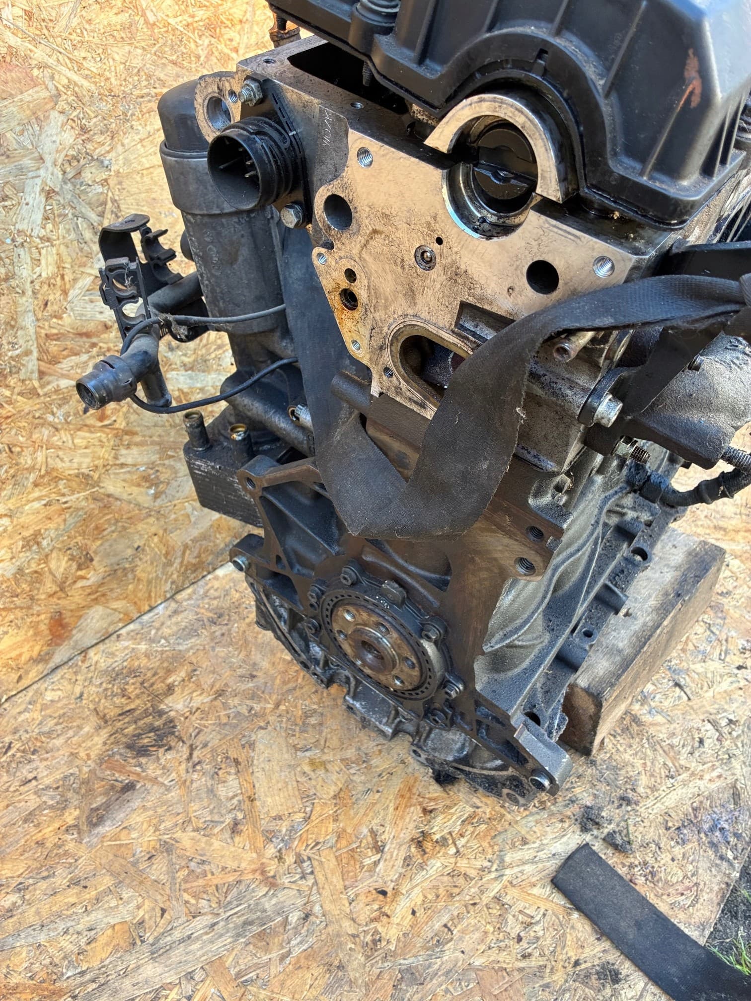 Motor diésel VW Passat 1.9 TDI 130HP Awx con 270,000 km usado 3