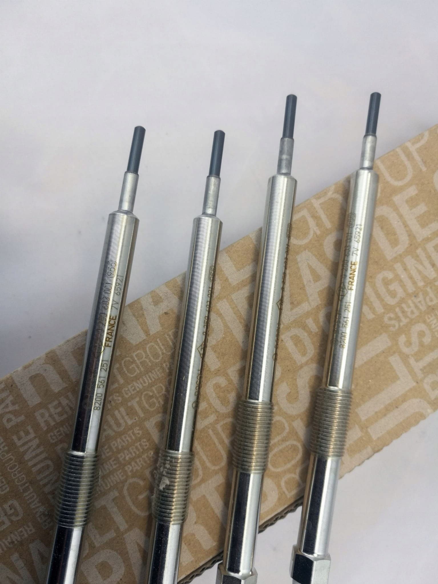 Bujía de incandescencia Renault OE 110655813R nuevo 3