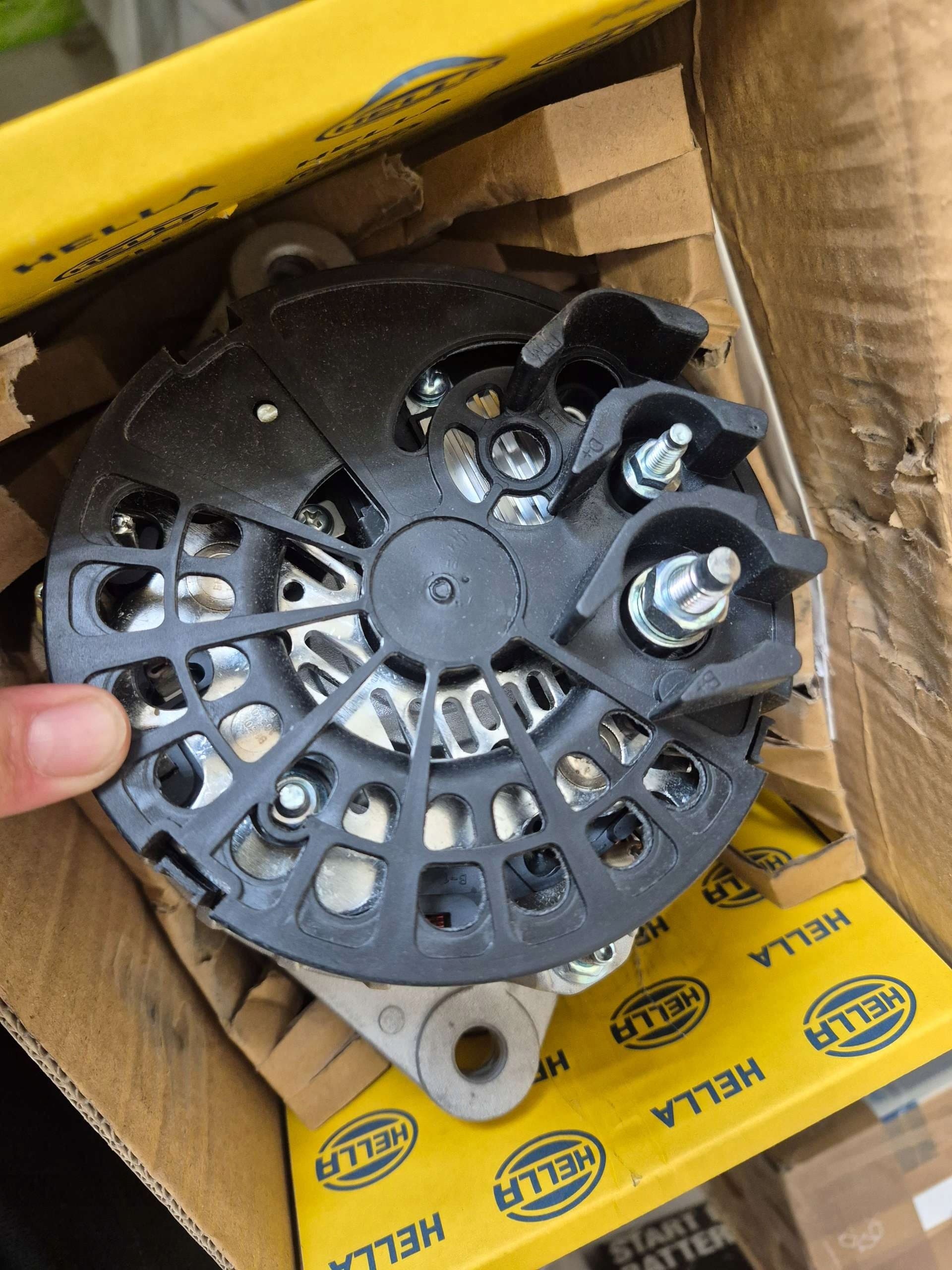 Alternador Hella 8EL 011 710-881 nuevo 3