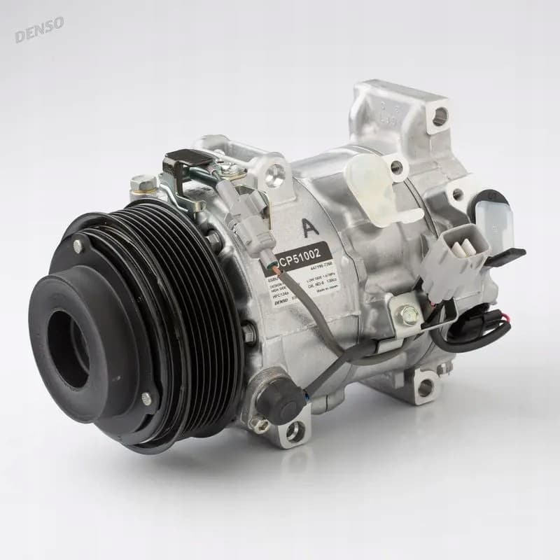 Compresor de aire acondicionado Denso DCP51002 usado 2