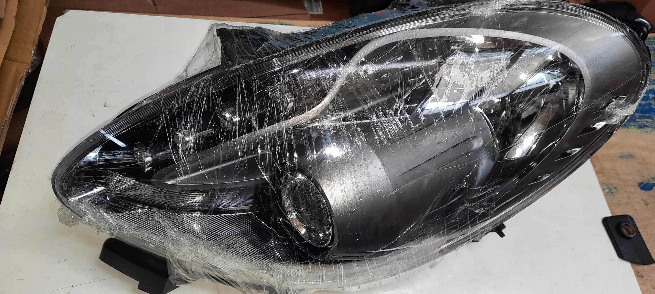Faro delantero izquierdo - Depo 667-1118LMLDEM7 nuevo