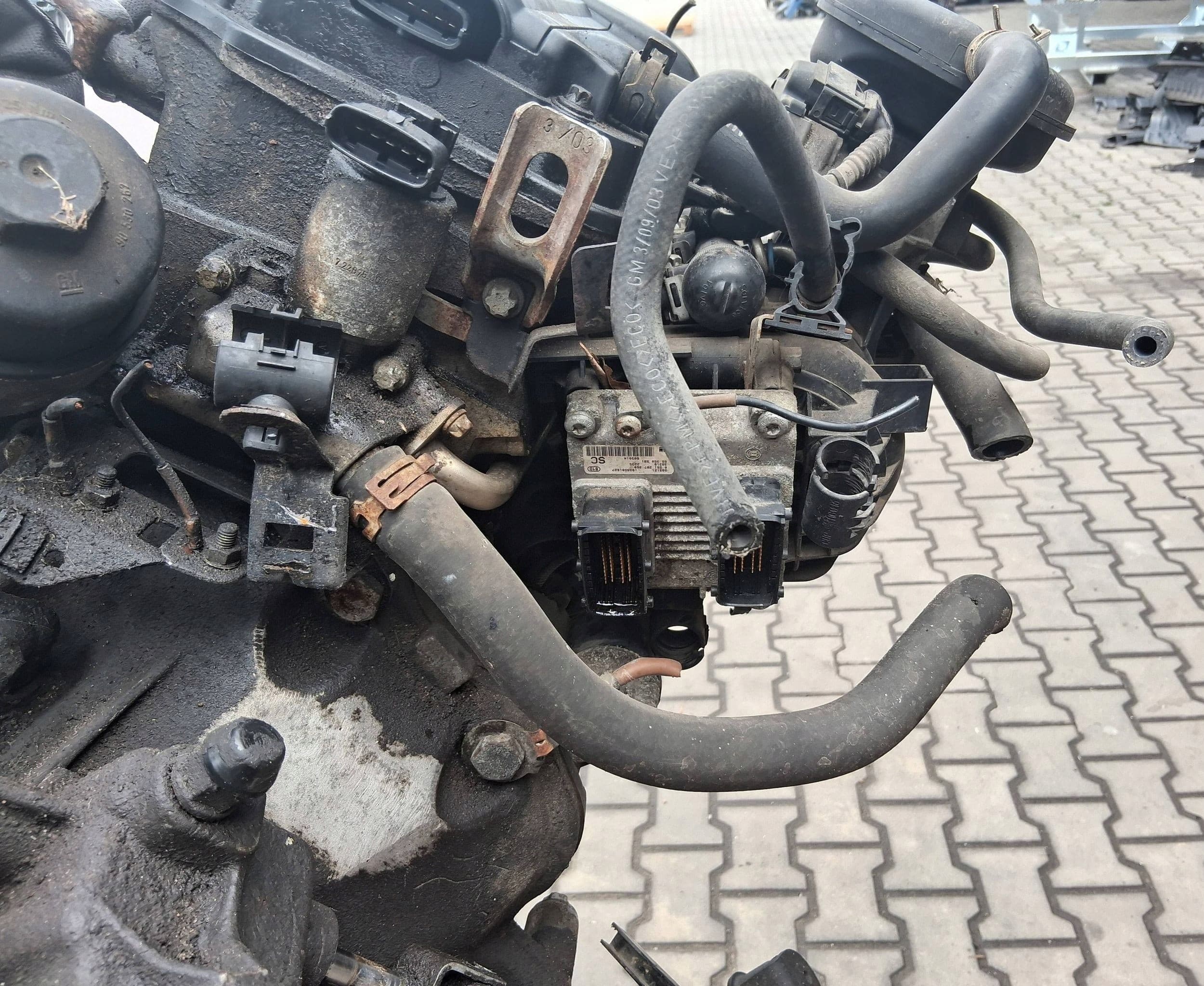 Motor Completo con Caja de Cambios Opel Corsa C 1.0 Z10XE usado 8