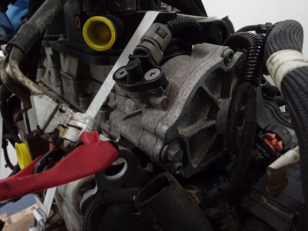Motor diésel Peugeot 208 1.4 HDI 68CV DV4C usado 7