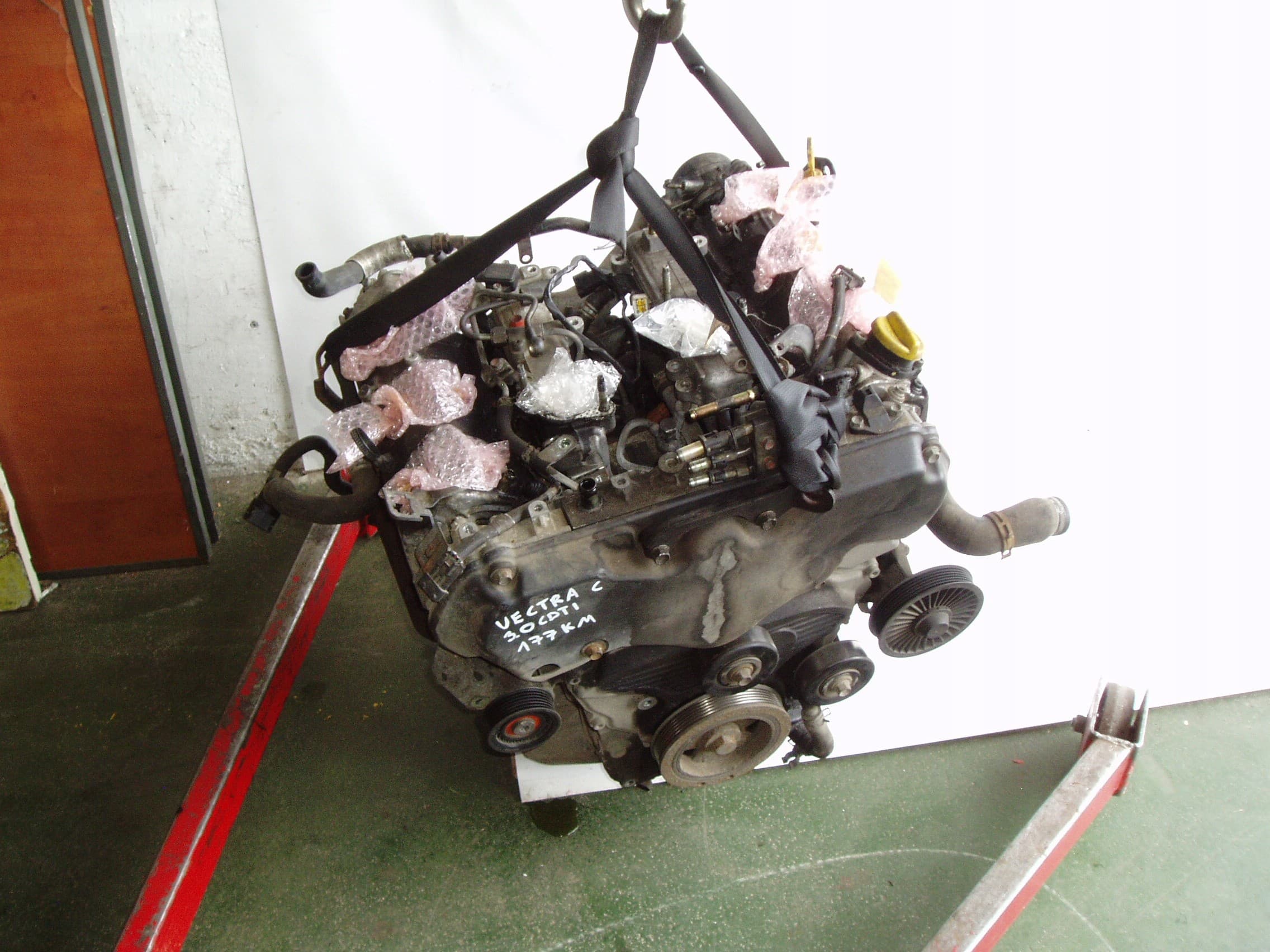 Motor Opel C 3.0 Cdti 177CV con bomba de inyección usado