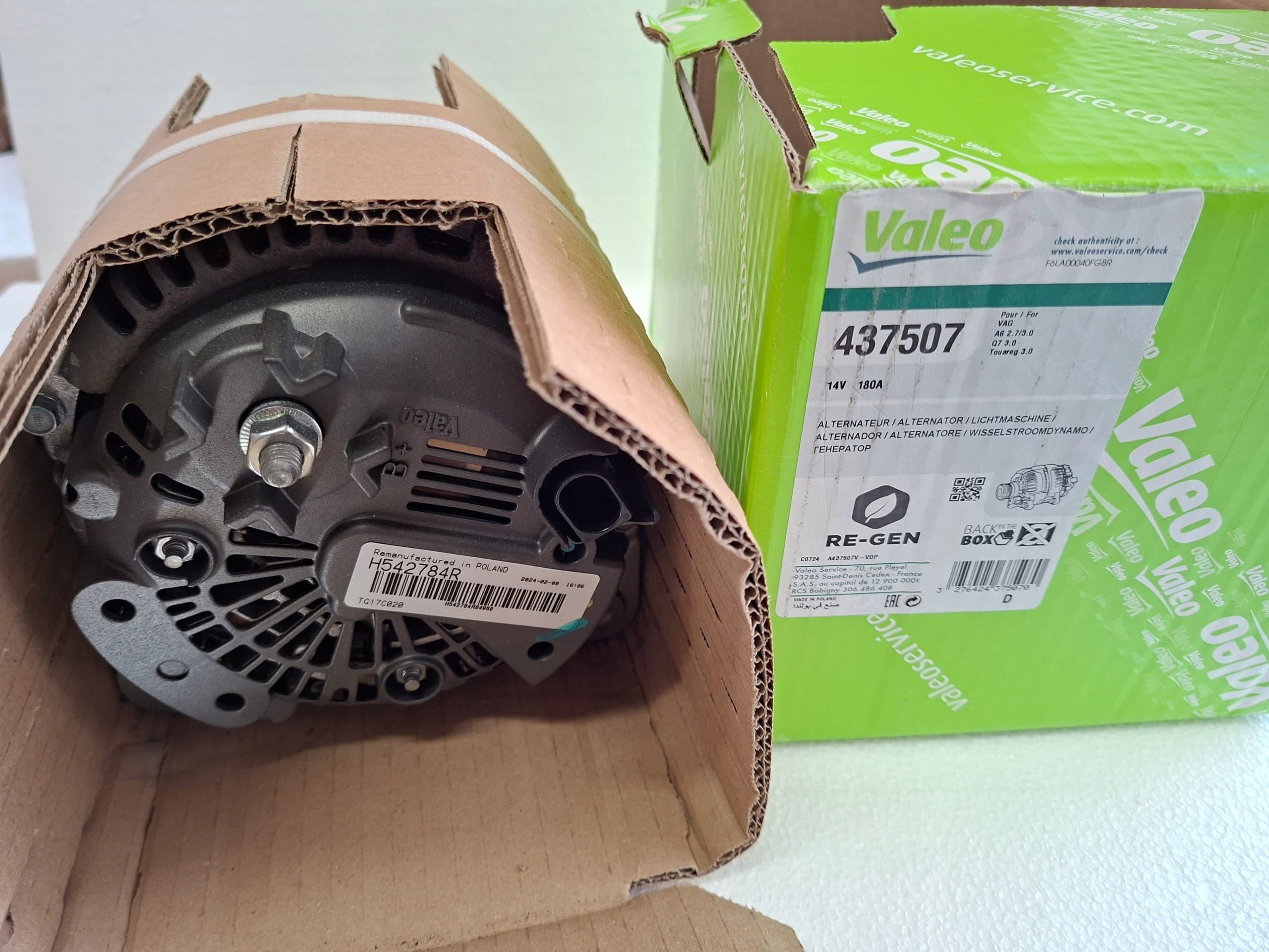 Alternador Valeo 437507 usado