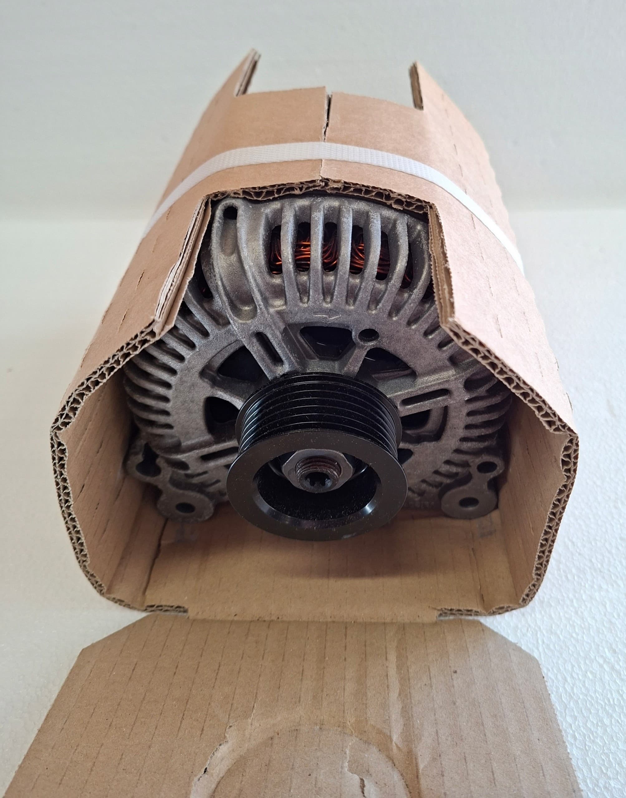 Alternador Valeo 437507 usado 4