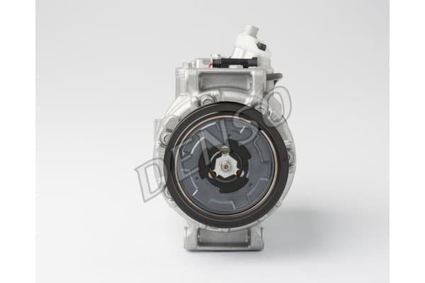 Compresor de aire acondicionado Denso DCP17062 usado 4