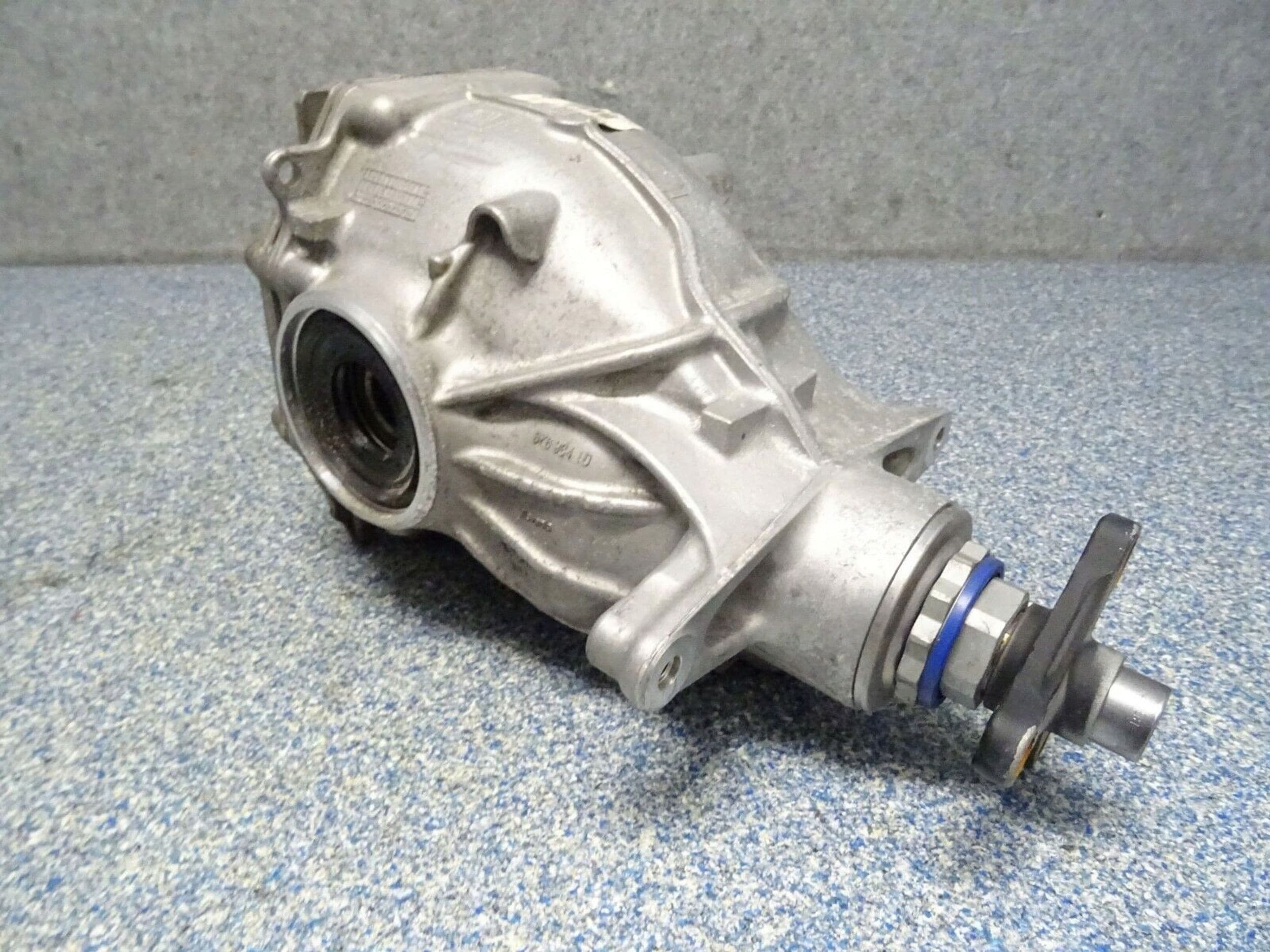Diferencial trasero BMW Serie 5 G30 G31 G38 8632067 usado 7