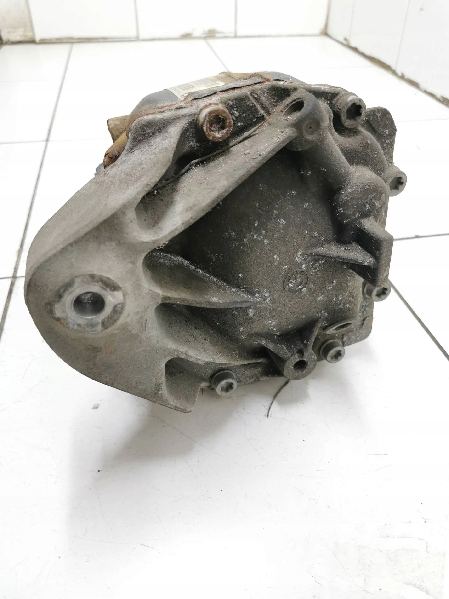 Diferencial trasero BMW Serie 3 F30 F35 F31 2012 7605589 usado 3