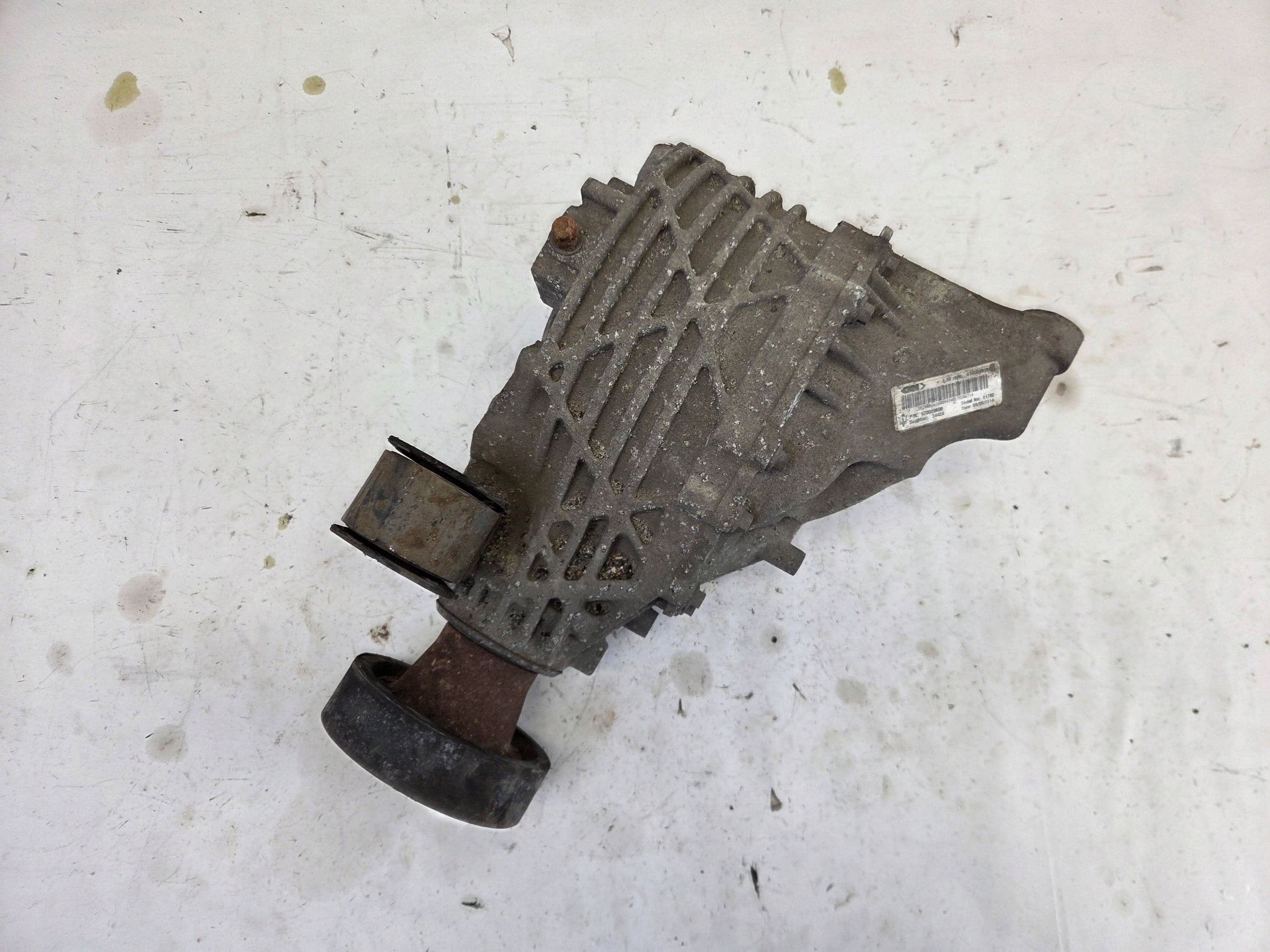 Puente Diferencial Trasero Maserati Ghibli 3.0D 670009608 usado 3