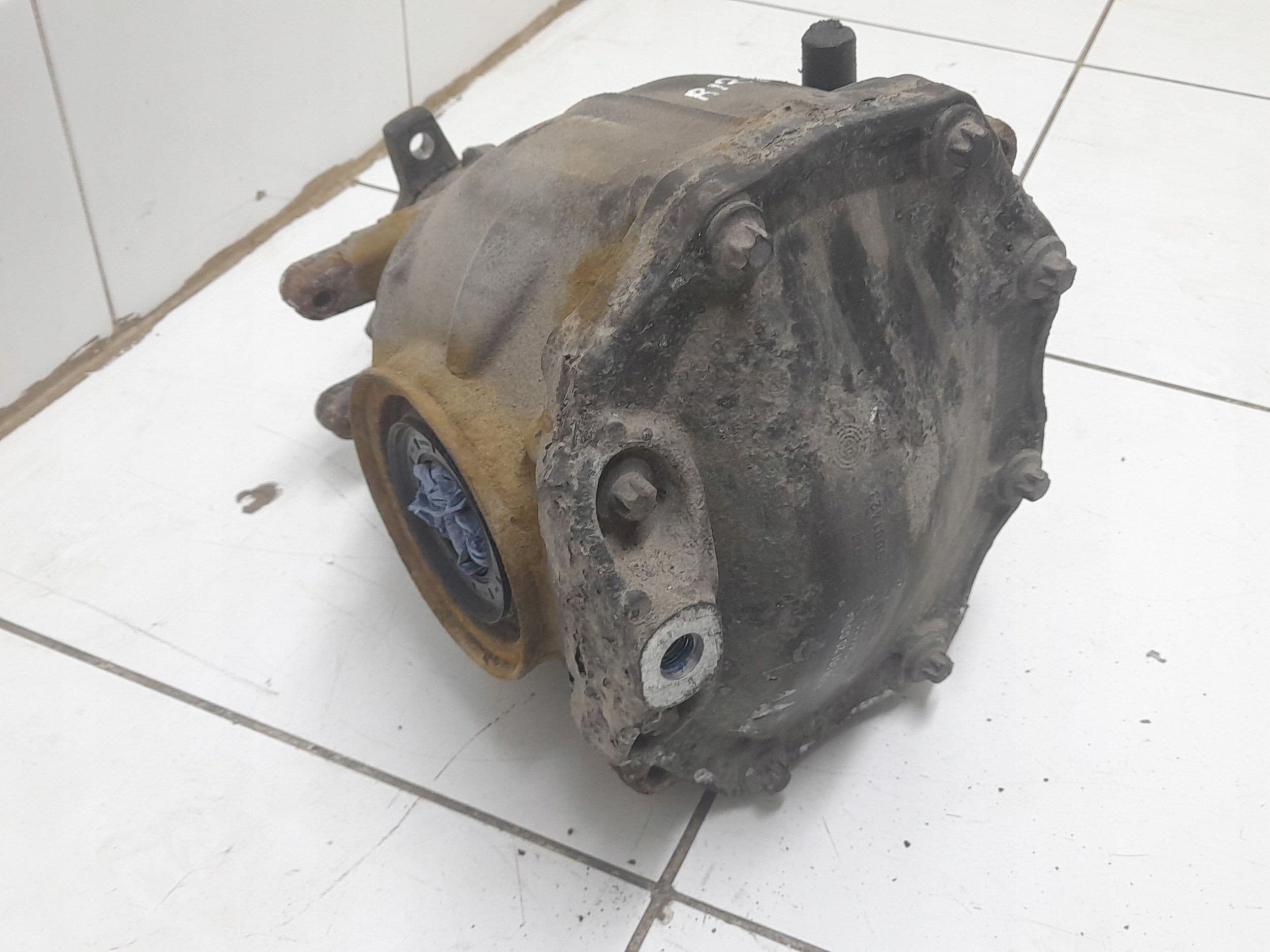 Diferencial trasero Mercedes-Benz E W211 2007 A2303512008 usado 4