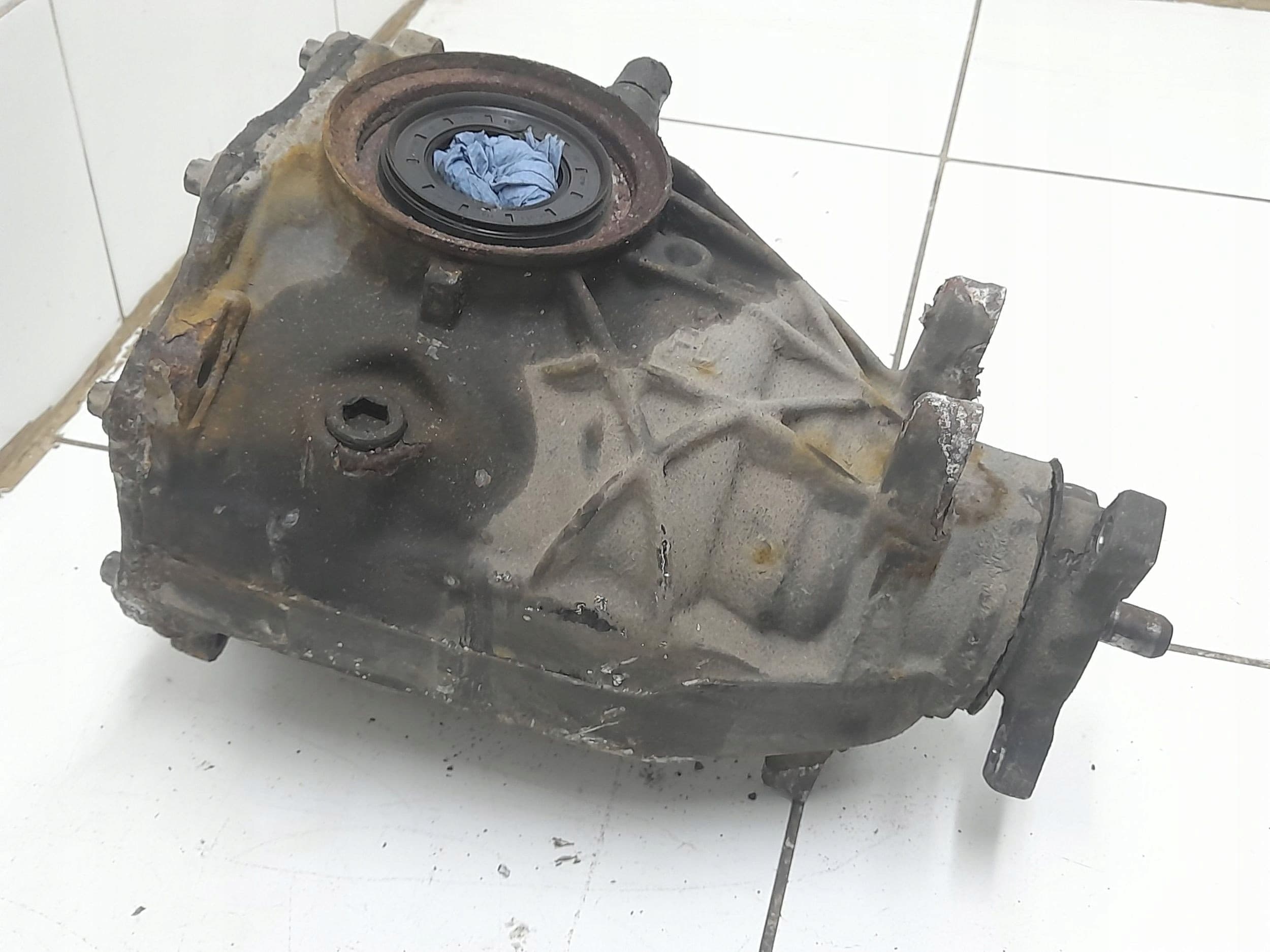 Diferencial trasero Mercedes-Benz E W211 2007 A2303512008 usado 7