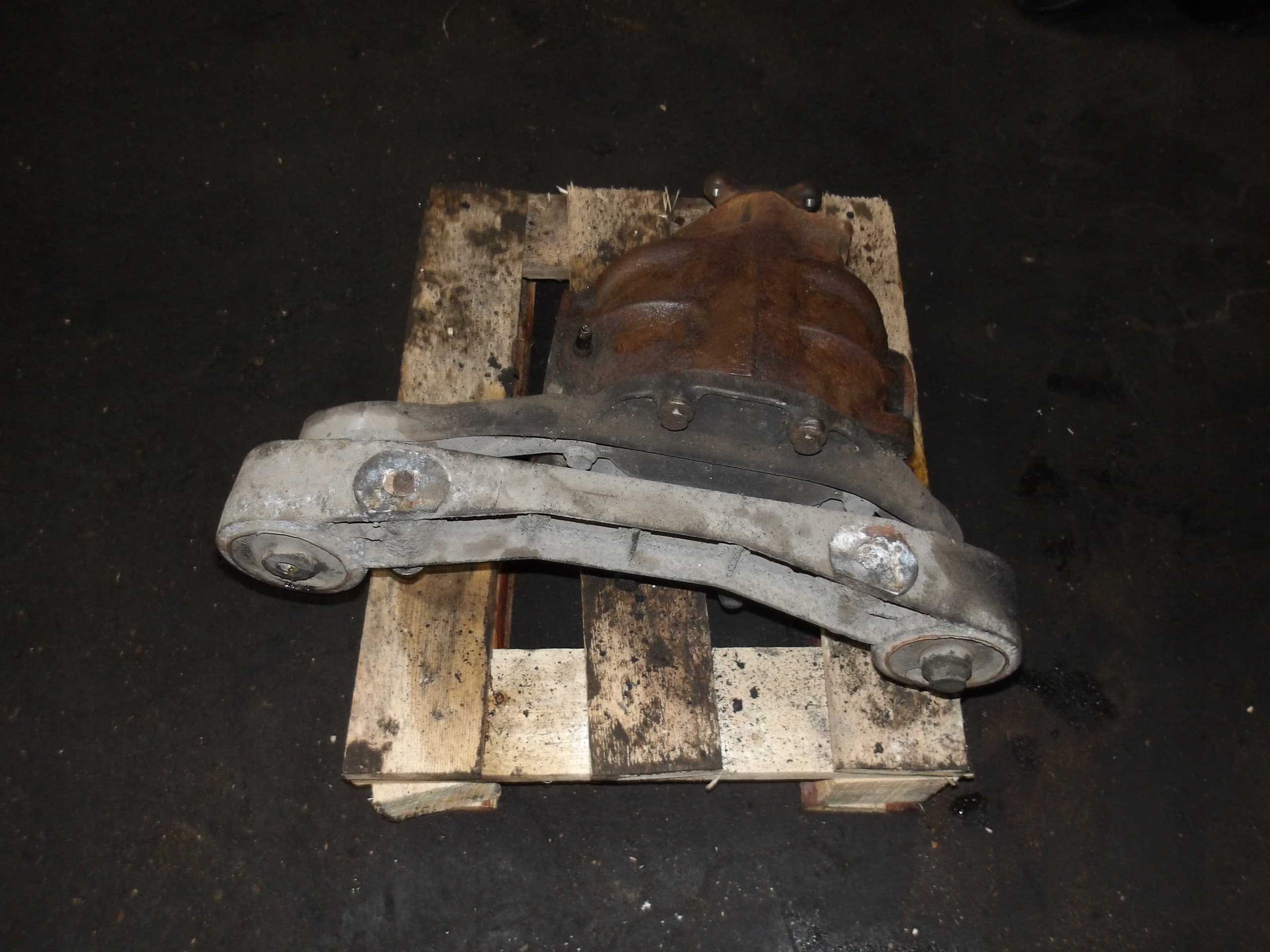 Recambio Mercedes Vito A6393510208 usado 2