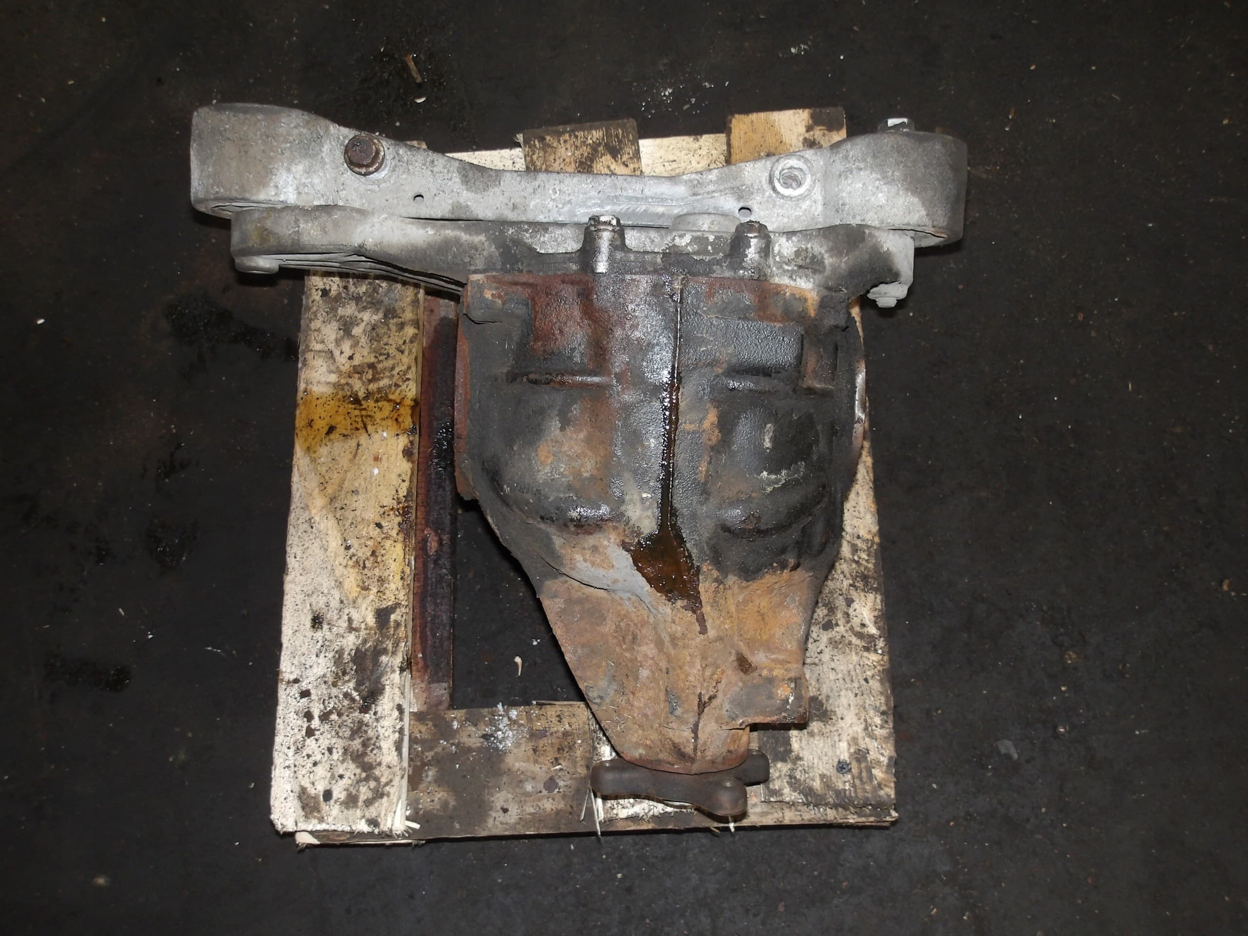 Recambio Mercedes Vito A6393510208 usado 6