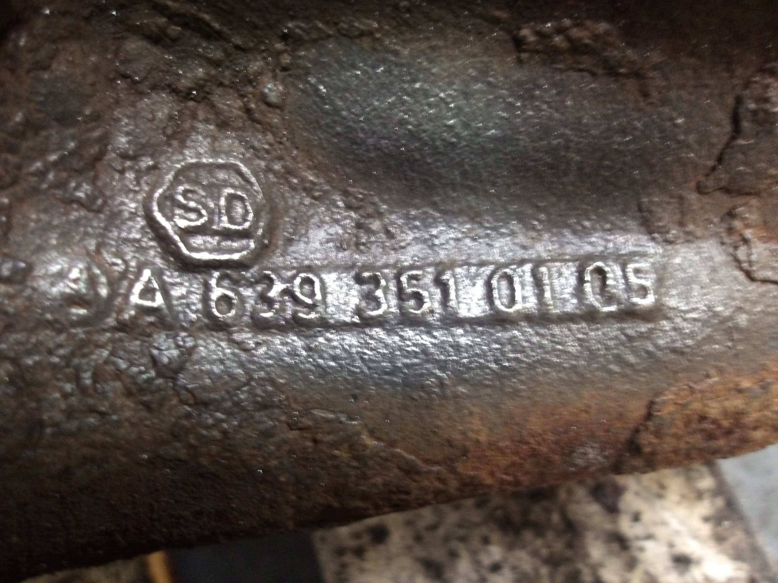 Recambio Mercedes Vito A6393510208 usado 7
