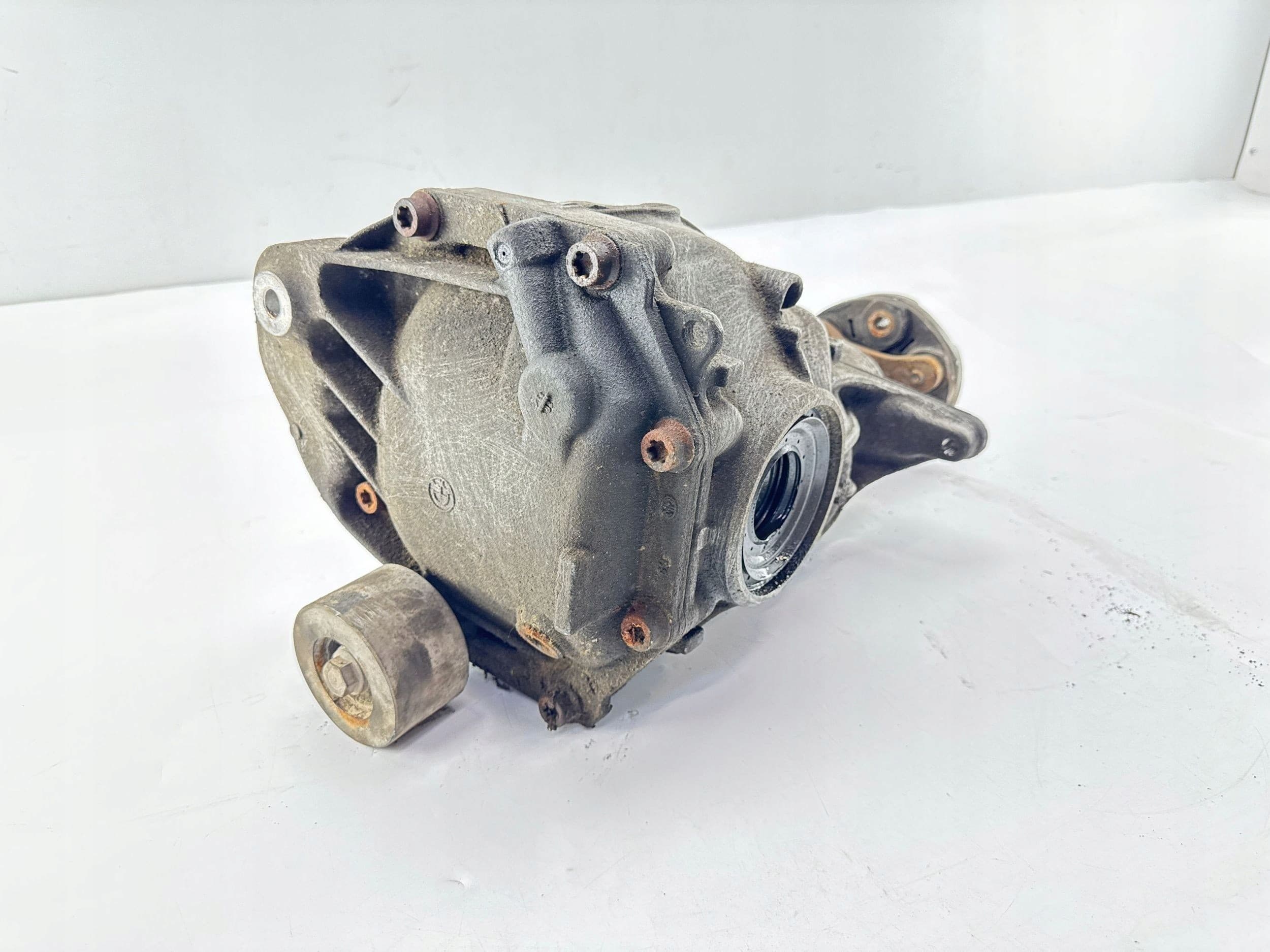 Diferencial trasero BMW 5 F10 F11 2011 usado 3