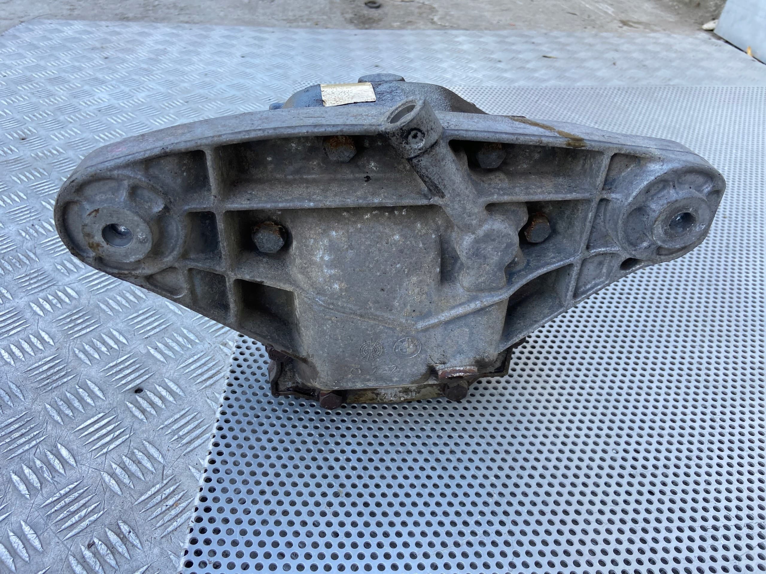 Diferencial trasero BMW E39 528i M54 2.8i 2.64 Lift 95-03 OEM usado 4