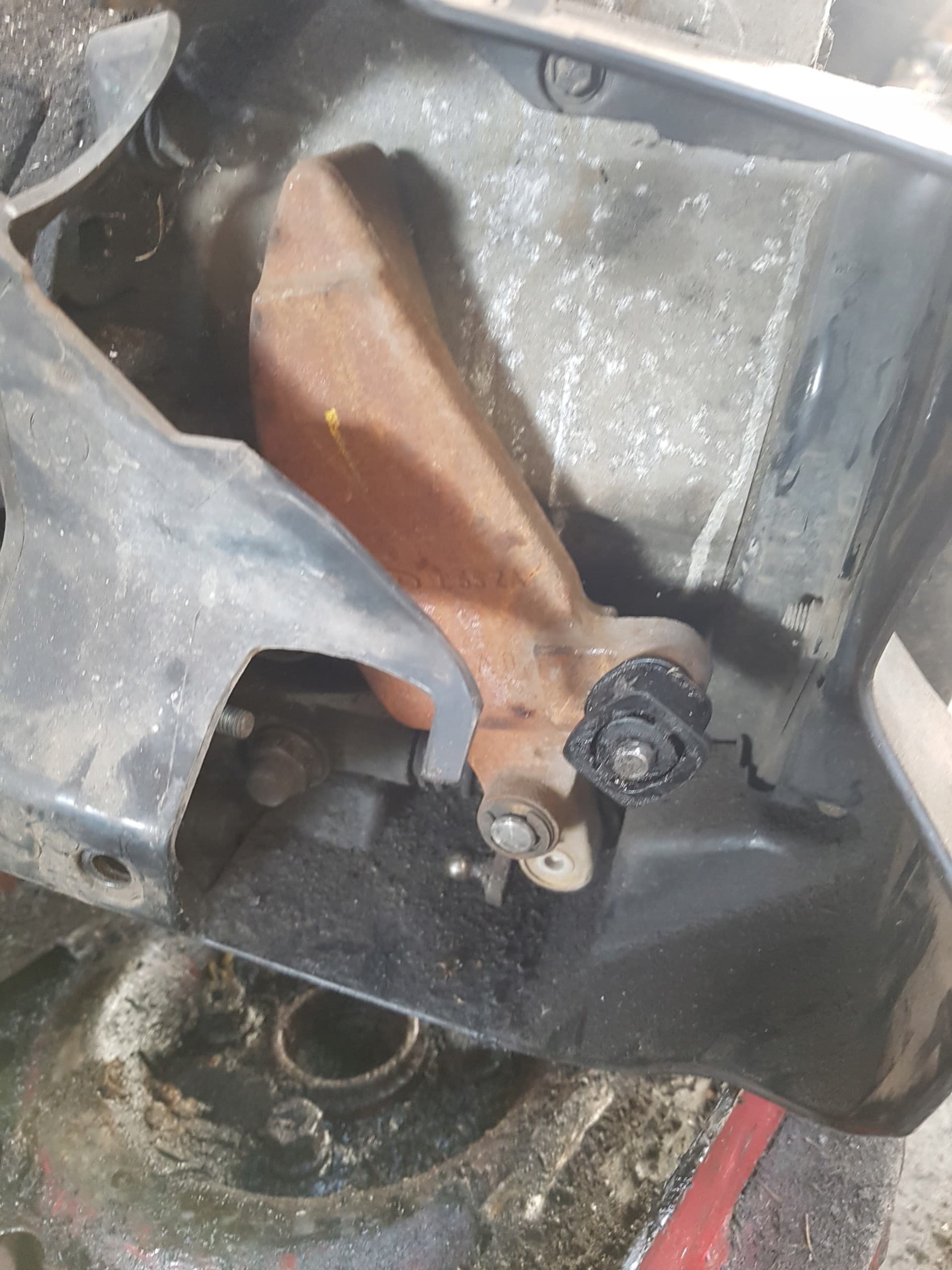 Caja de Cambios Manual Ford Fiesta MK7 8A6R7002HB usado 8