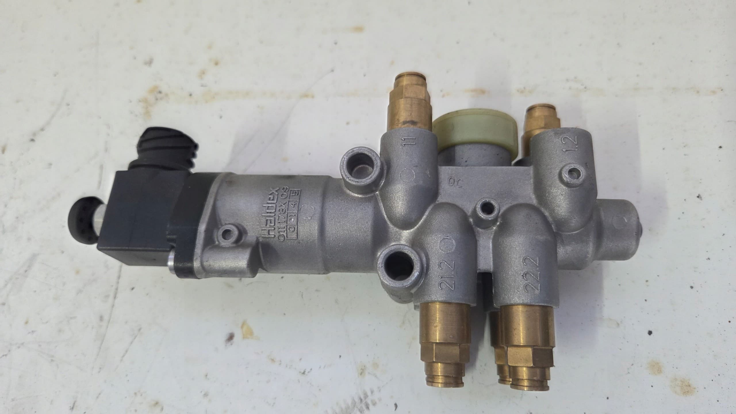Válvula de control de eje elevable Haldex 352080011 nuevo 3