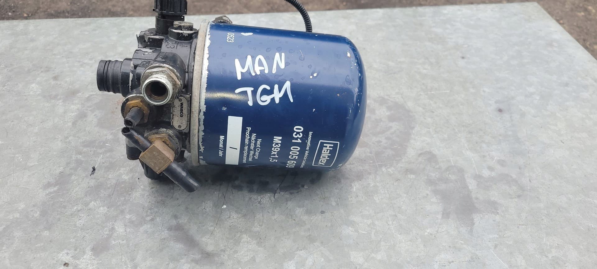 Deshumidificador Man Tgm 81.52102-6371 Wabco 4324101350 usado