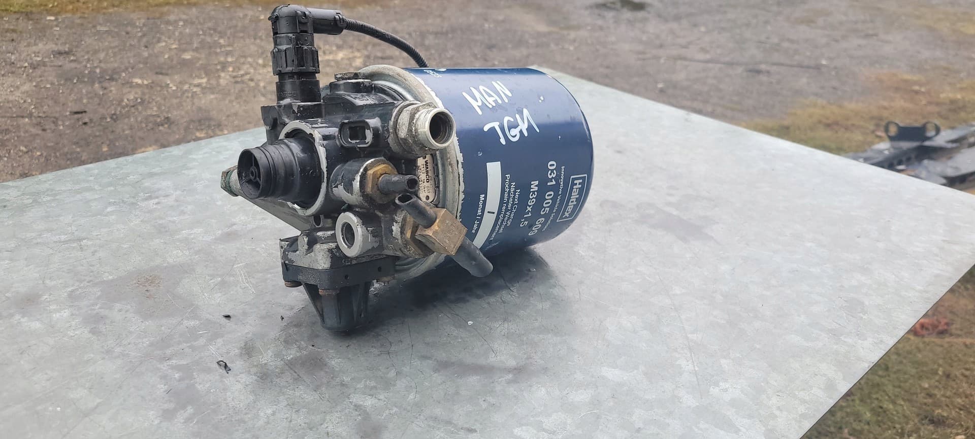 Deshumidificador Man Tgm 81.52102-6371 Wabco 4324101350 usado 2