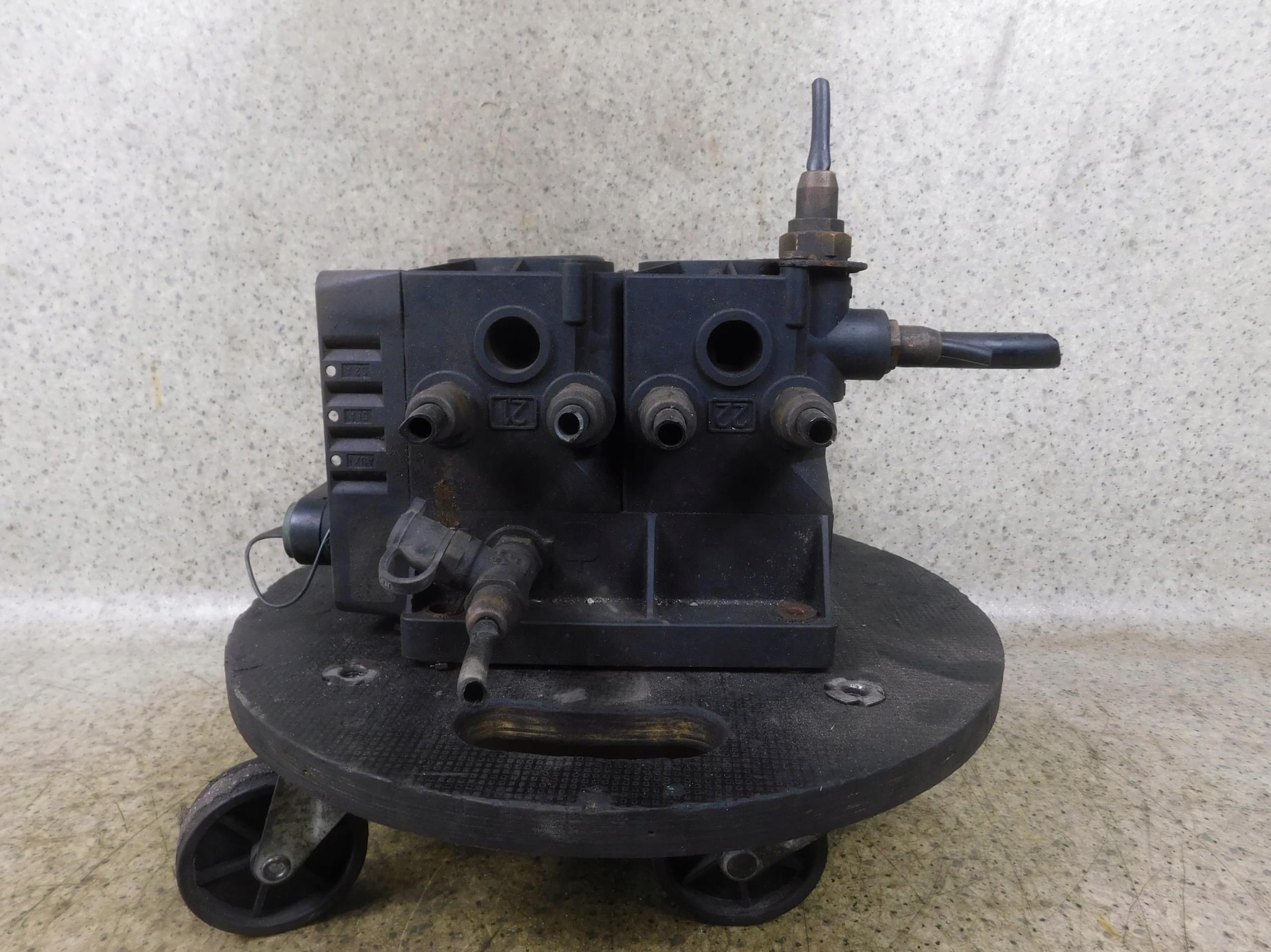 Válvula Ebs Haldex para Semirremolque Renault Magnum DXi usado 3