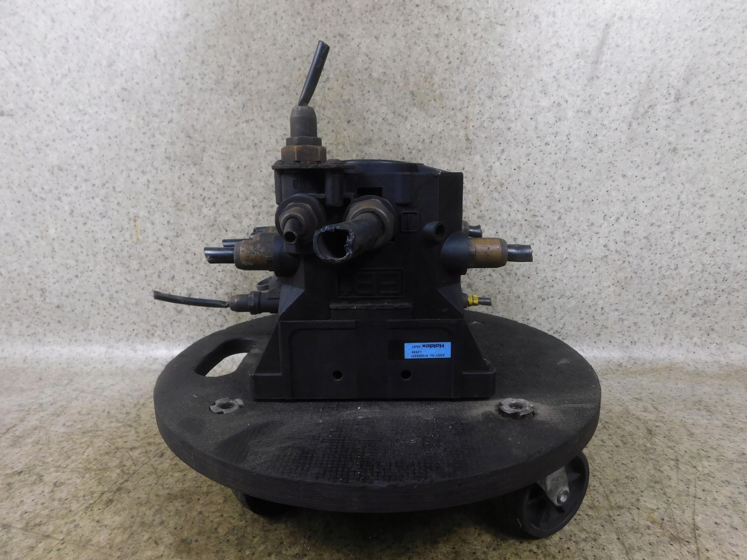 Válvula Ebs Haldex para Semirremolque Renault Magnum DXi usado 4