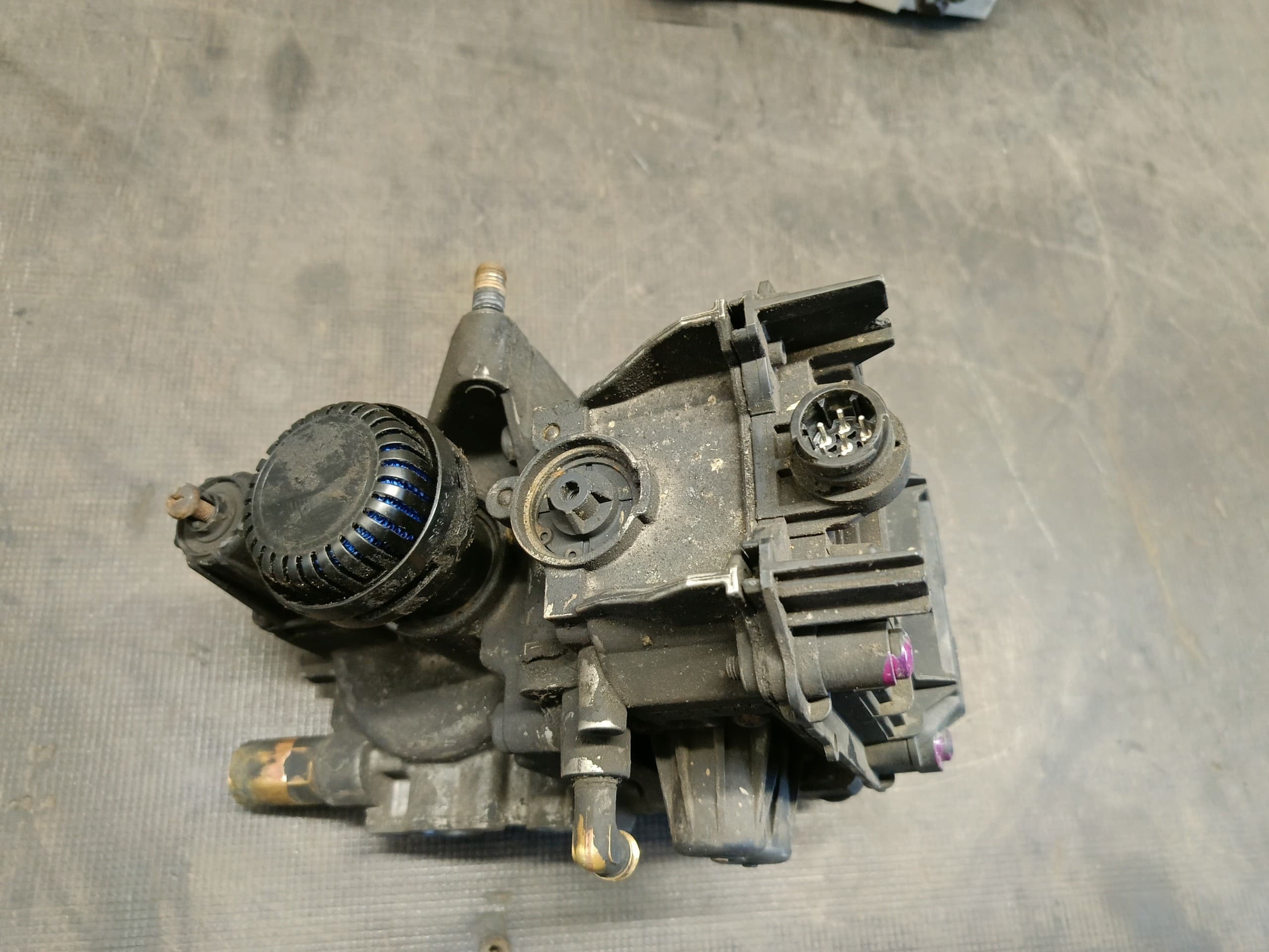 Deshumidificador Scania 2148069 usado 3