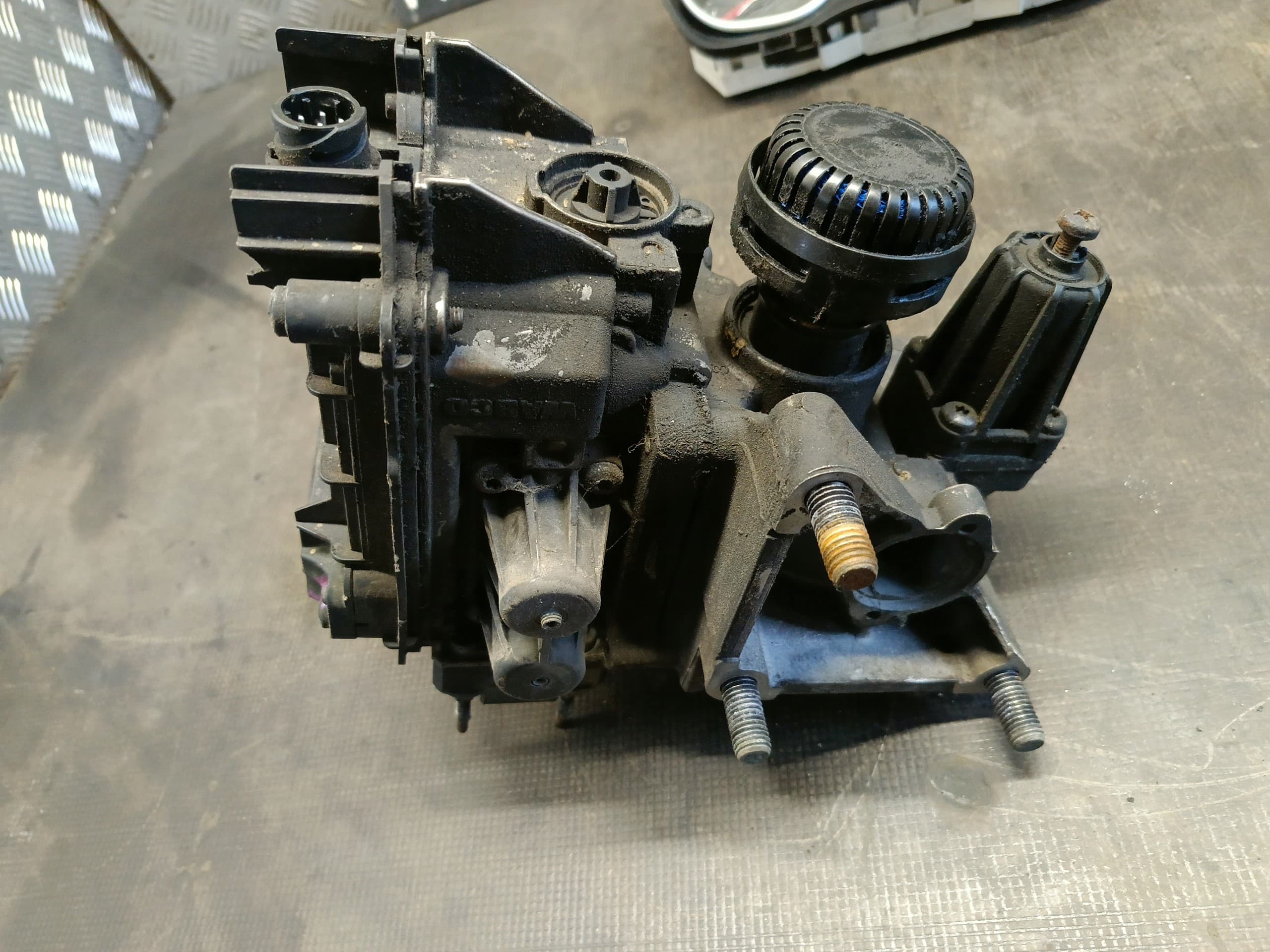 Deshumidificador Scania 2148069 usado 4