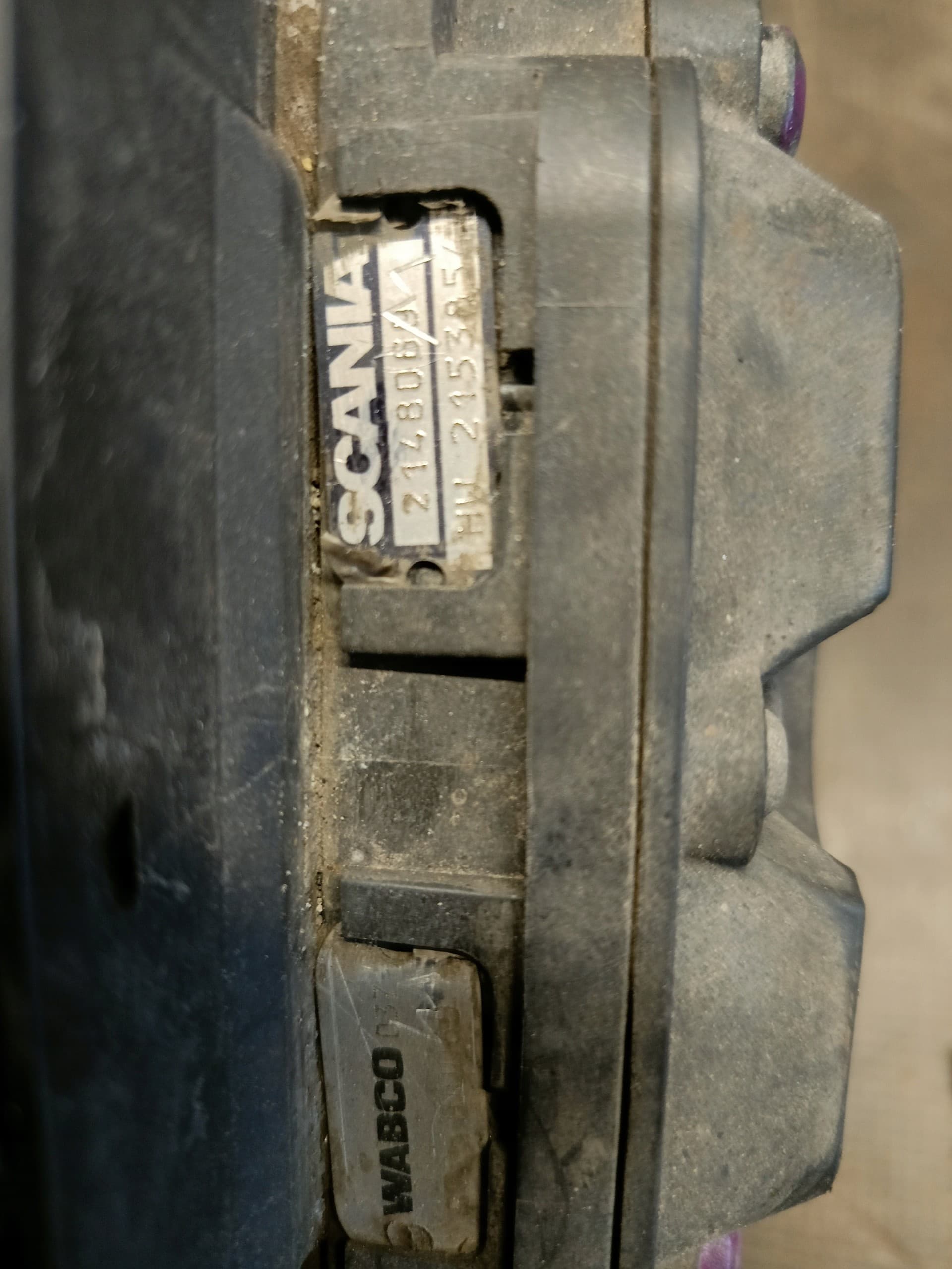 Deshumidificador Scania 2148069 usado 8