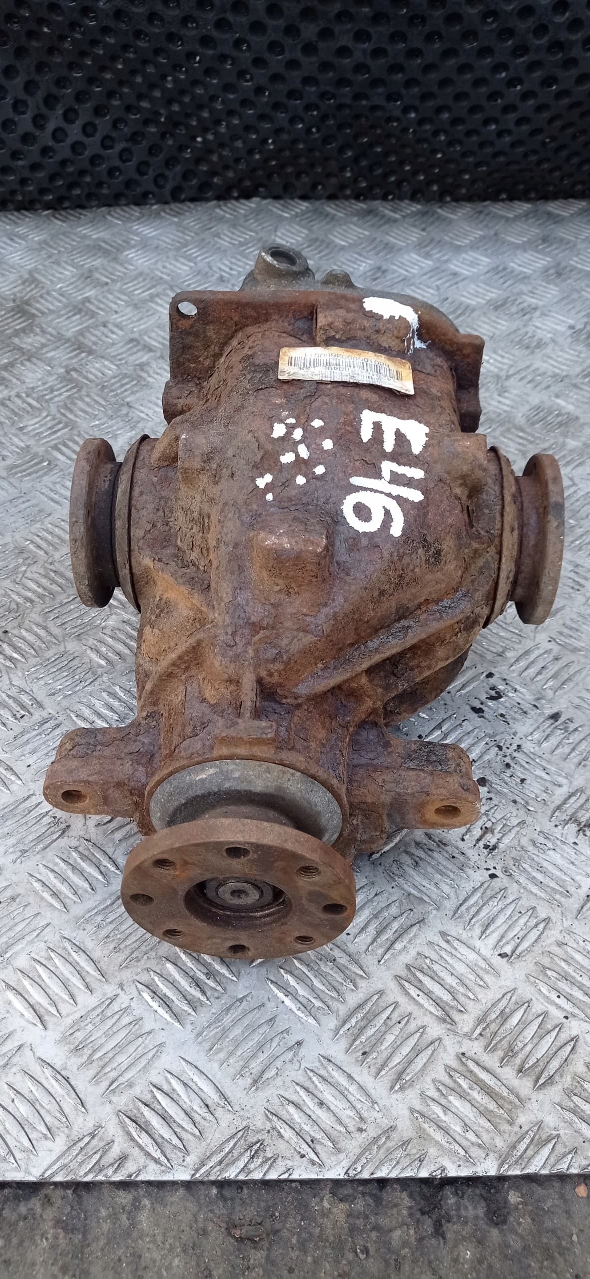 Puente trasero diferencial 3.23 BMW E46 usado 4