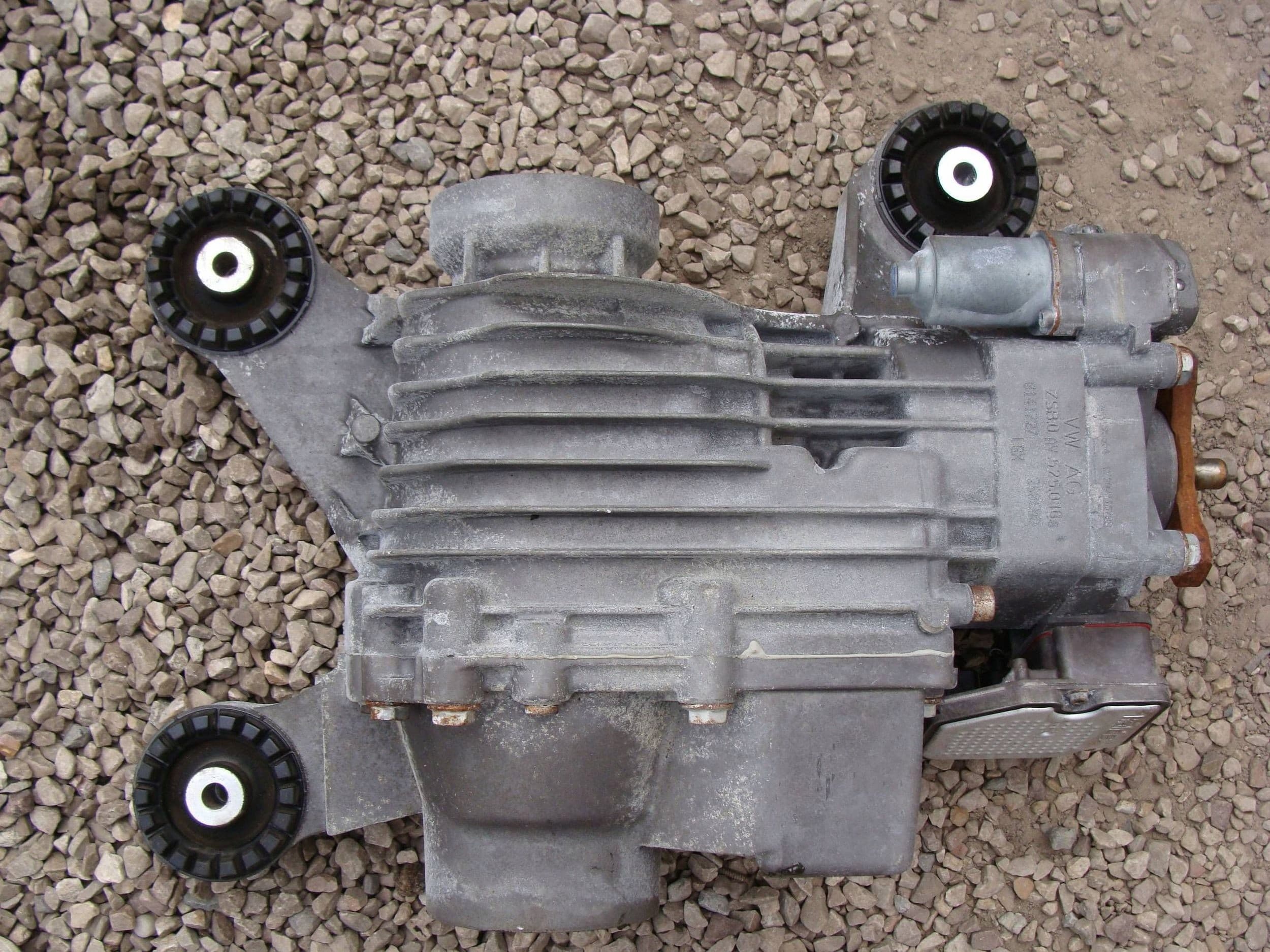 Diferencial Trasero VW Tiguan 2.0 TDI 0AY525010B 0AY907554C usado 9