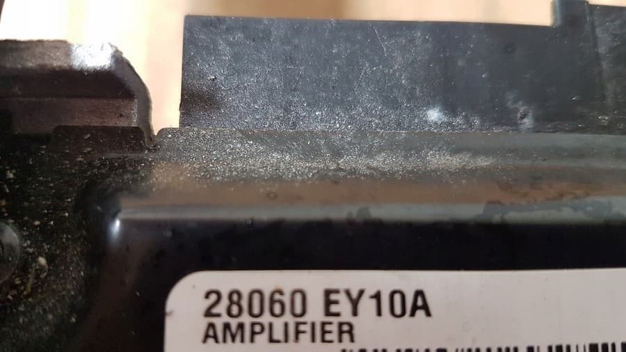 Amplificador Nissan OE 28060EY10A nuevo 3