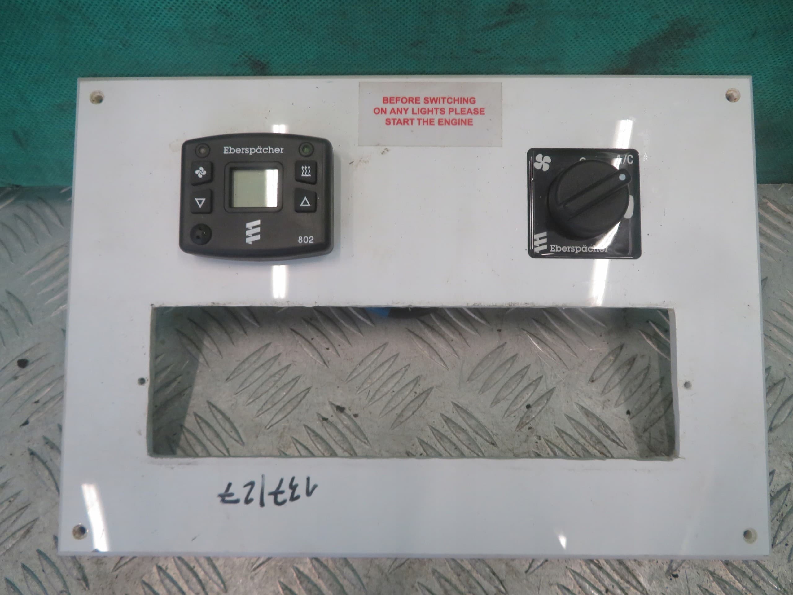 Calefactor estacionario Eberspaecher Airtronic S2 usado 8