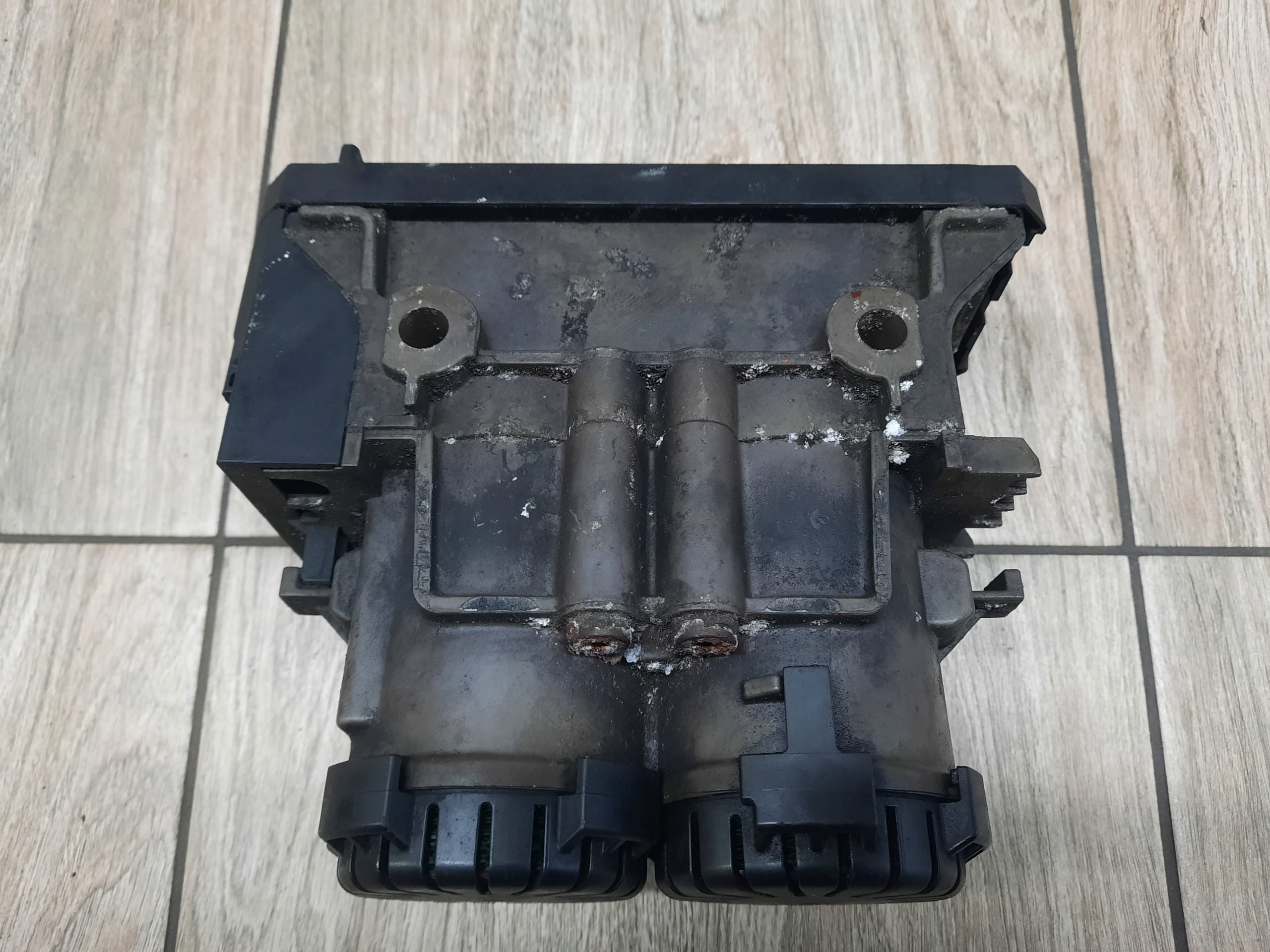 Válvula Ebs Eje Trasero Renault Midlum DXi Volvo FL FE usado 2