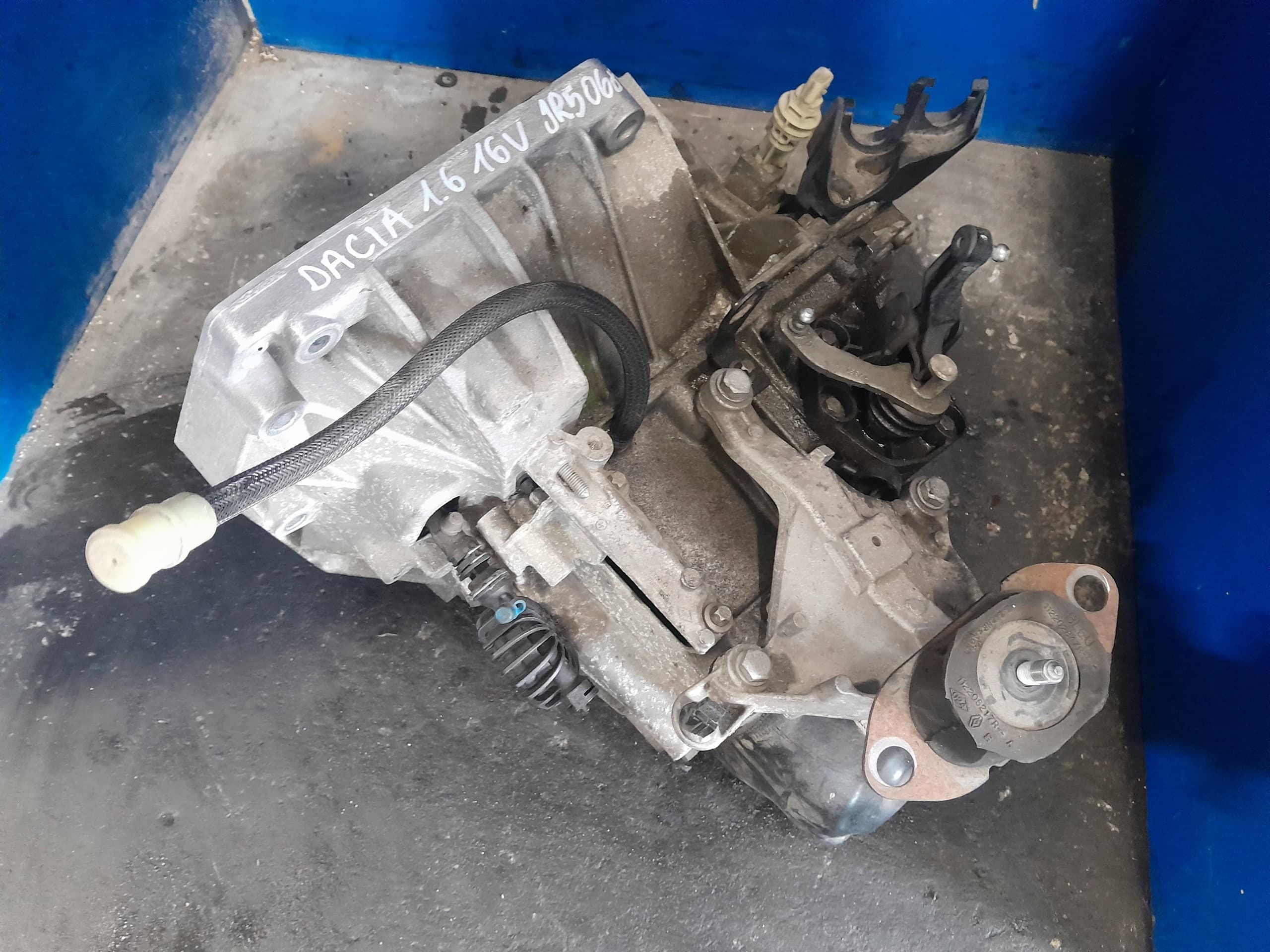 Caja de Cambios Dacia Dokker Duster 1.6 16V JR5068 usado