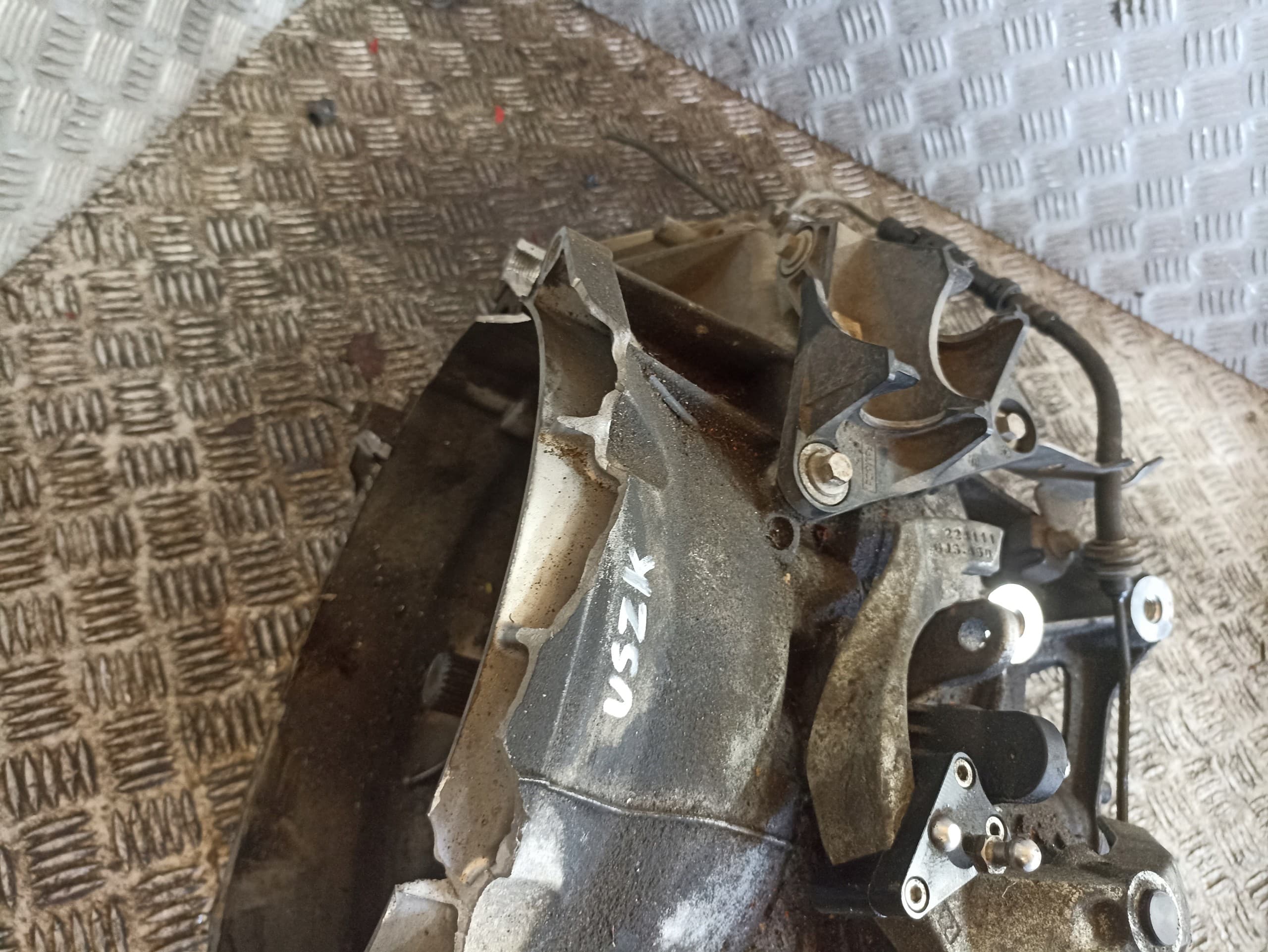 Caja de Cambios Ford Fiesta MK8 ST K1BR-7002-Bhb usado 2