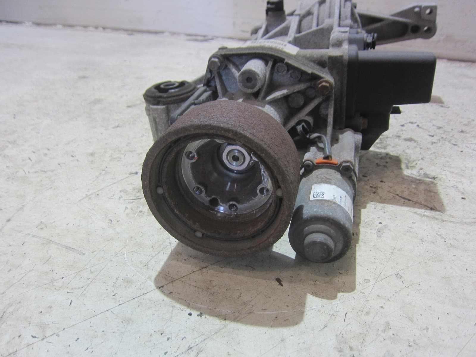 Volvo XC40 2.0 T5 Diferencial Trasero Awd P1216552 T5401971 usado 3