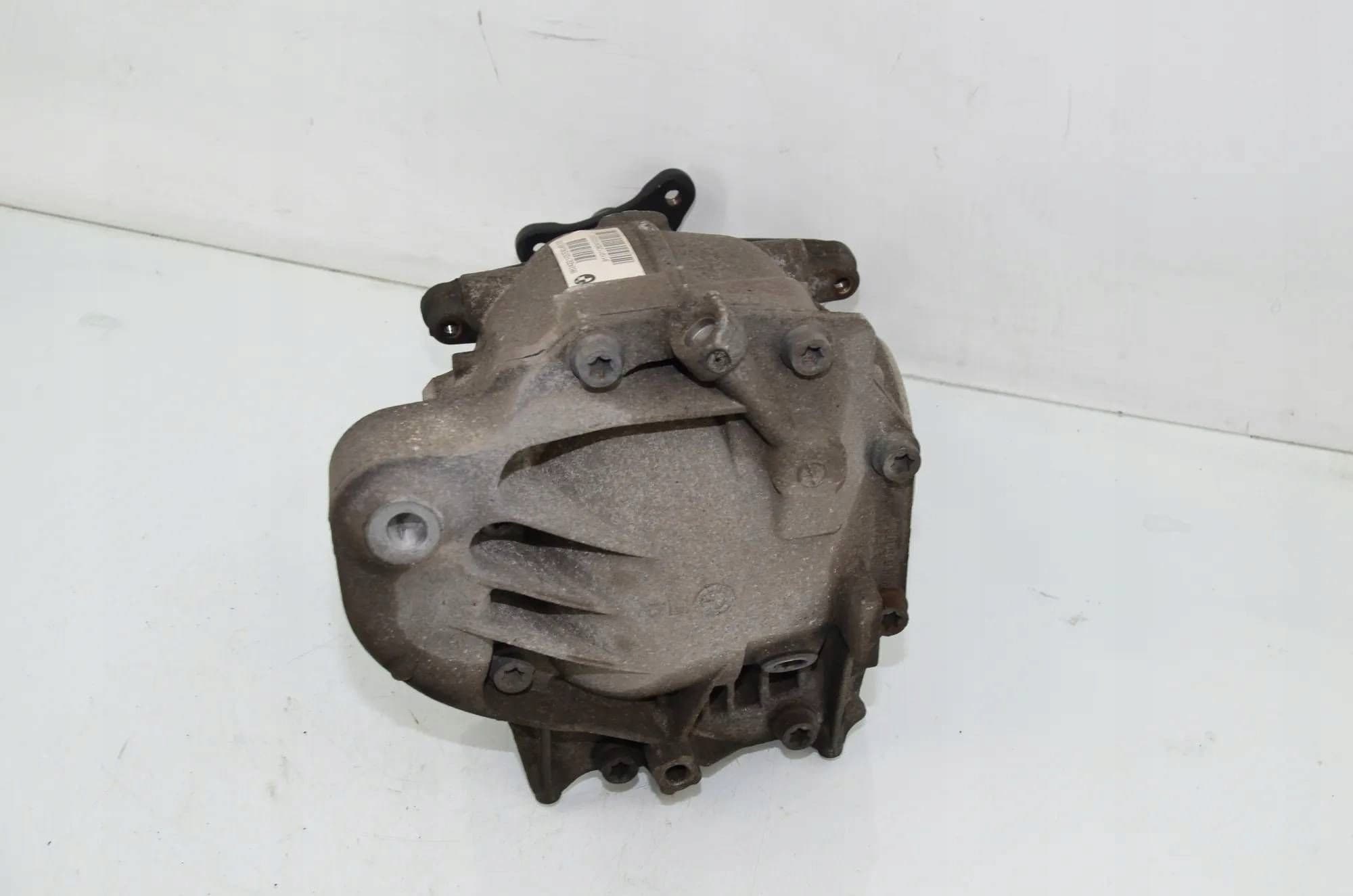 Diferencial trasero BMW Serie 5 G30 G31 G38 8624221 usado 3