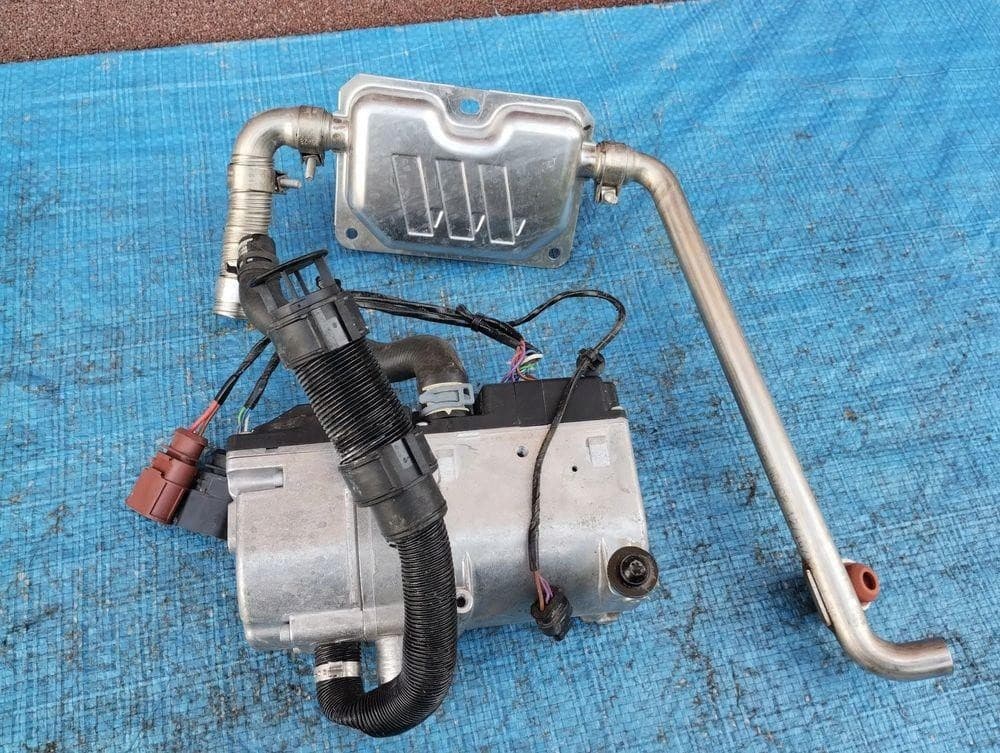 Calefactor estacionamiento Audi 80A265081B usado 4