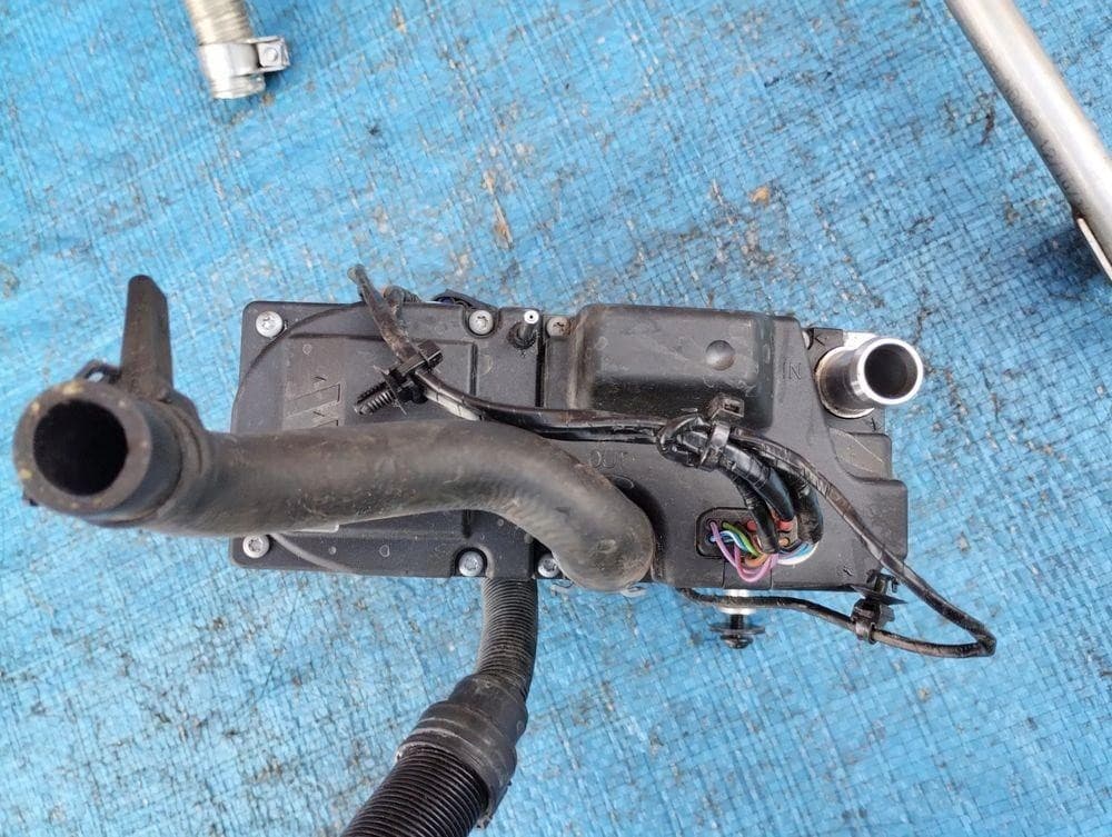 Calefactor estacionamiento Audi 80A265081B usado 5