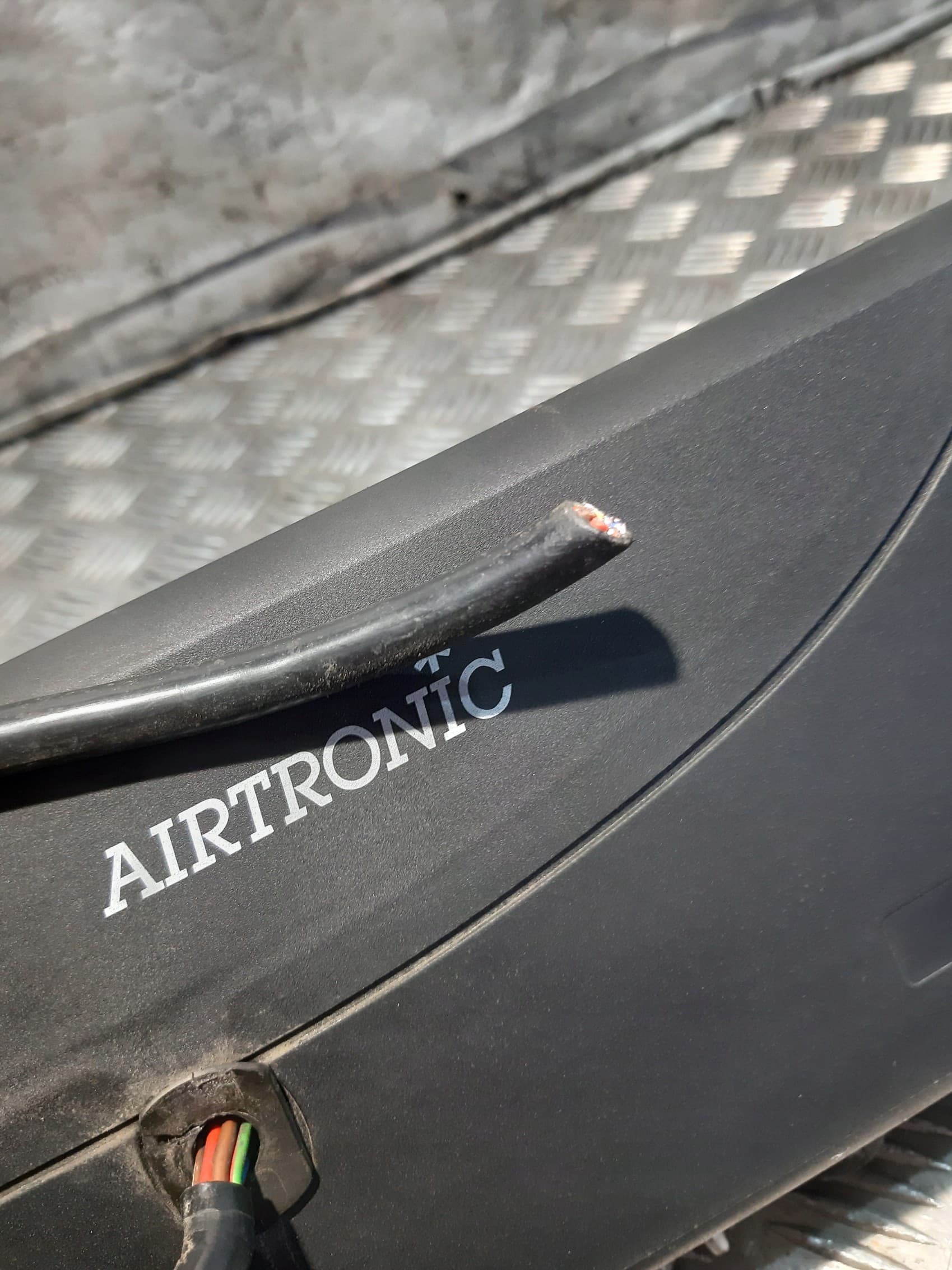 Calefactor estacionario Airtronic M D4S para Daf 106 Euro 6 usado 5