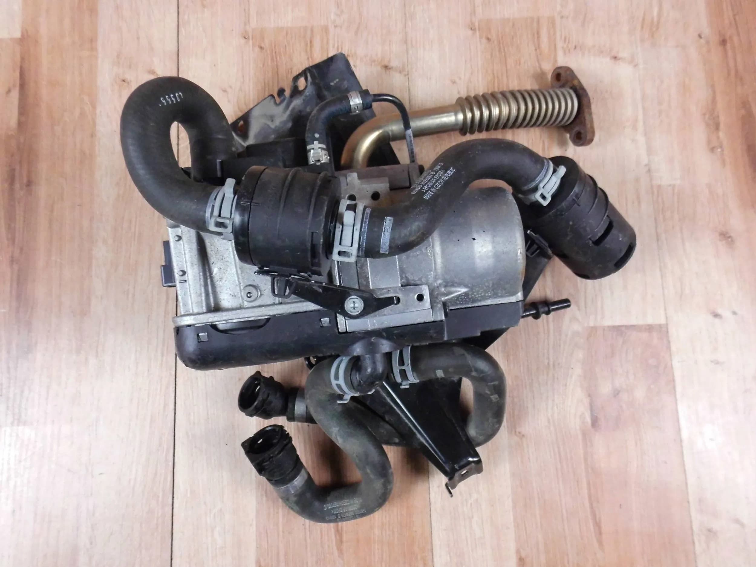 Calefactor de estacionamiento Webasto para Volvo XC90 II usado 2