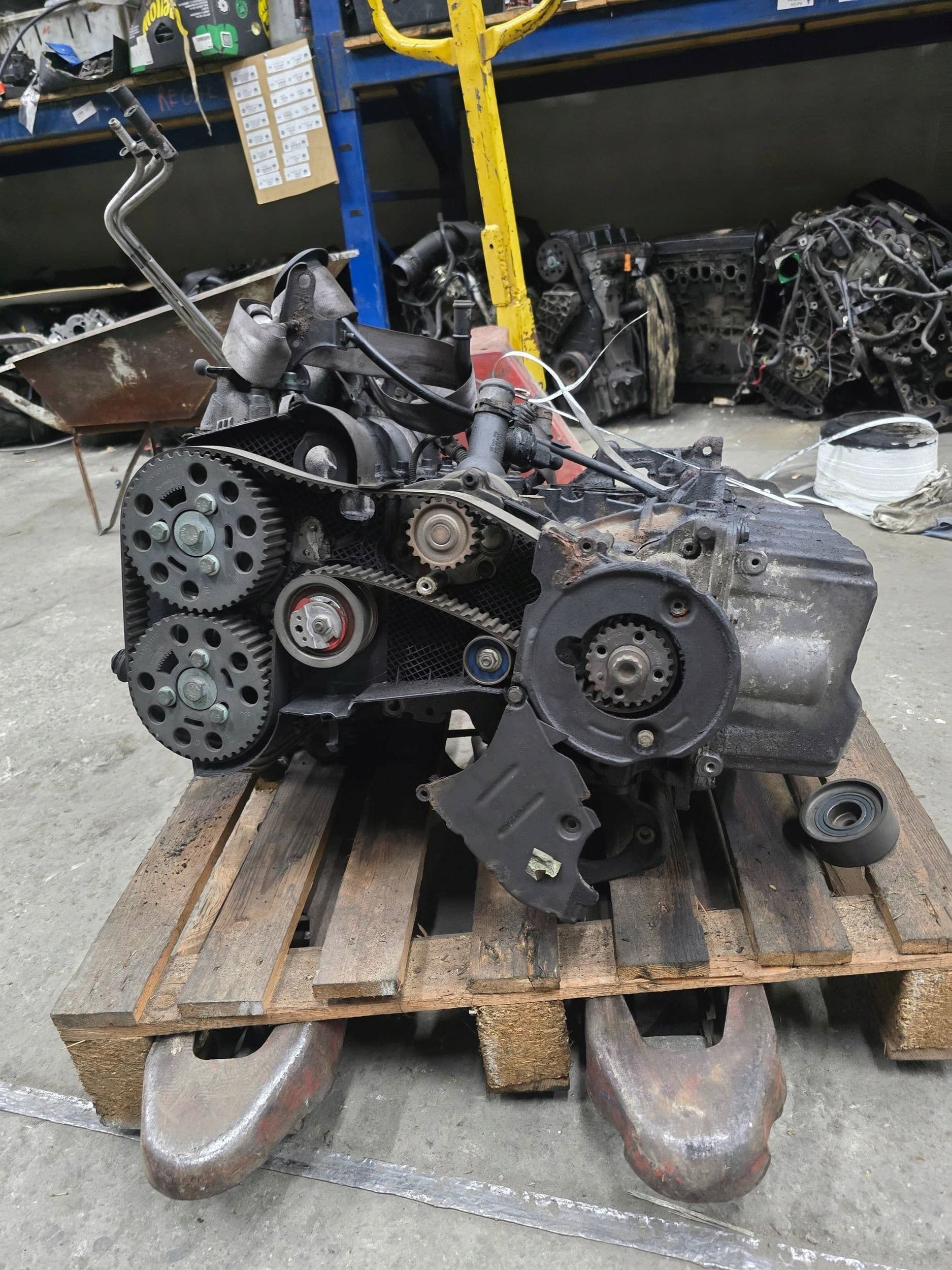 Motor Bkd 2.0 TDI para Skoda Octavia Mk2 (1Z) usado 3