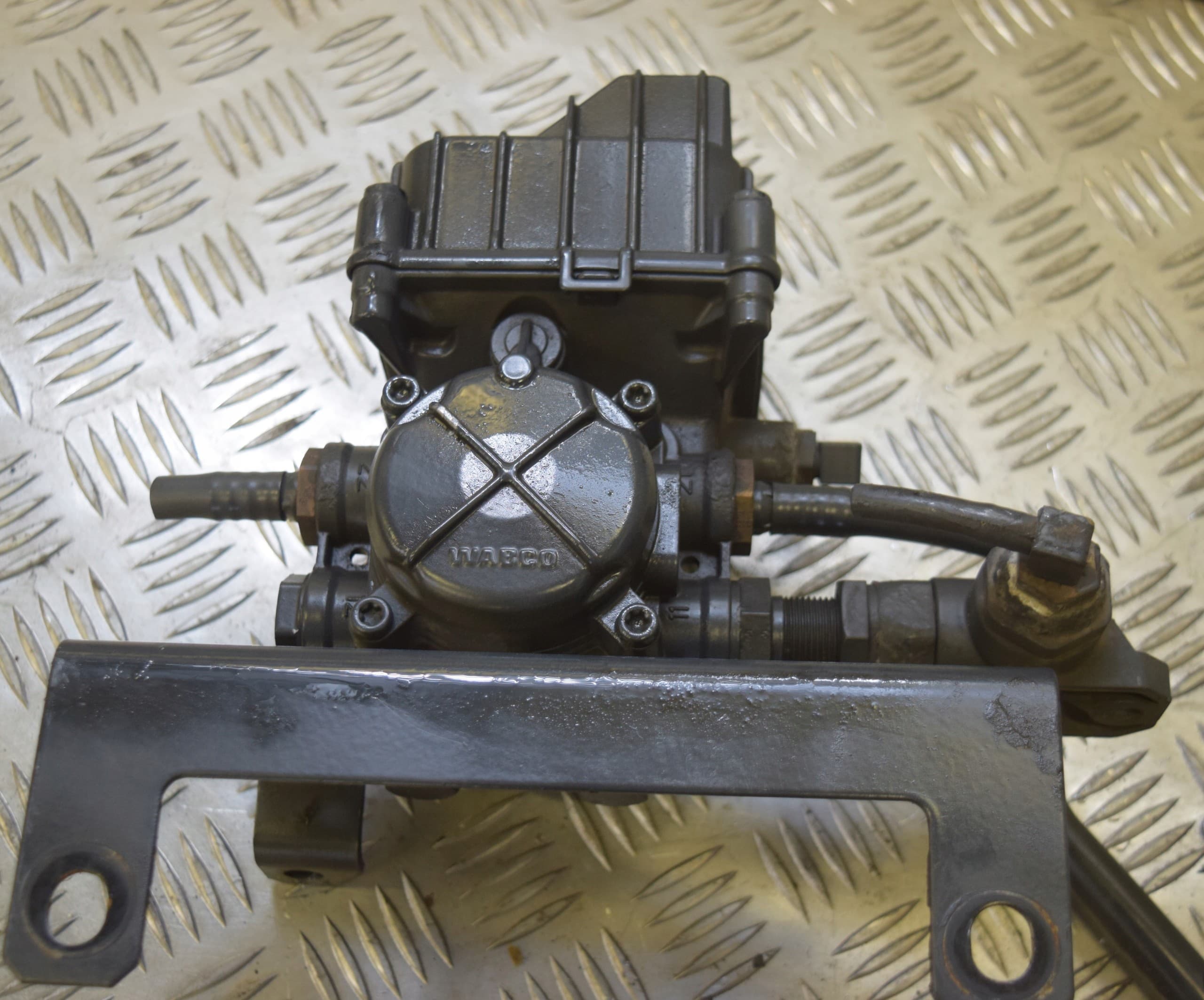 Válvula Modulatora ABS Ebs para Mercedes Atego Actros usado 2