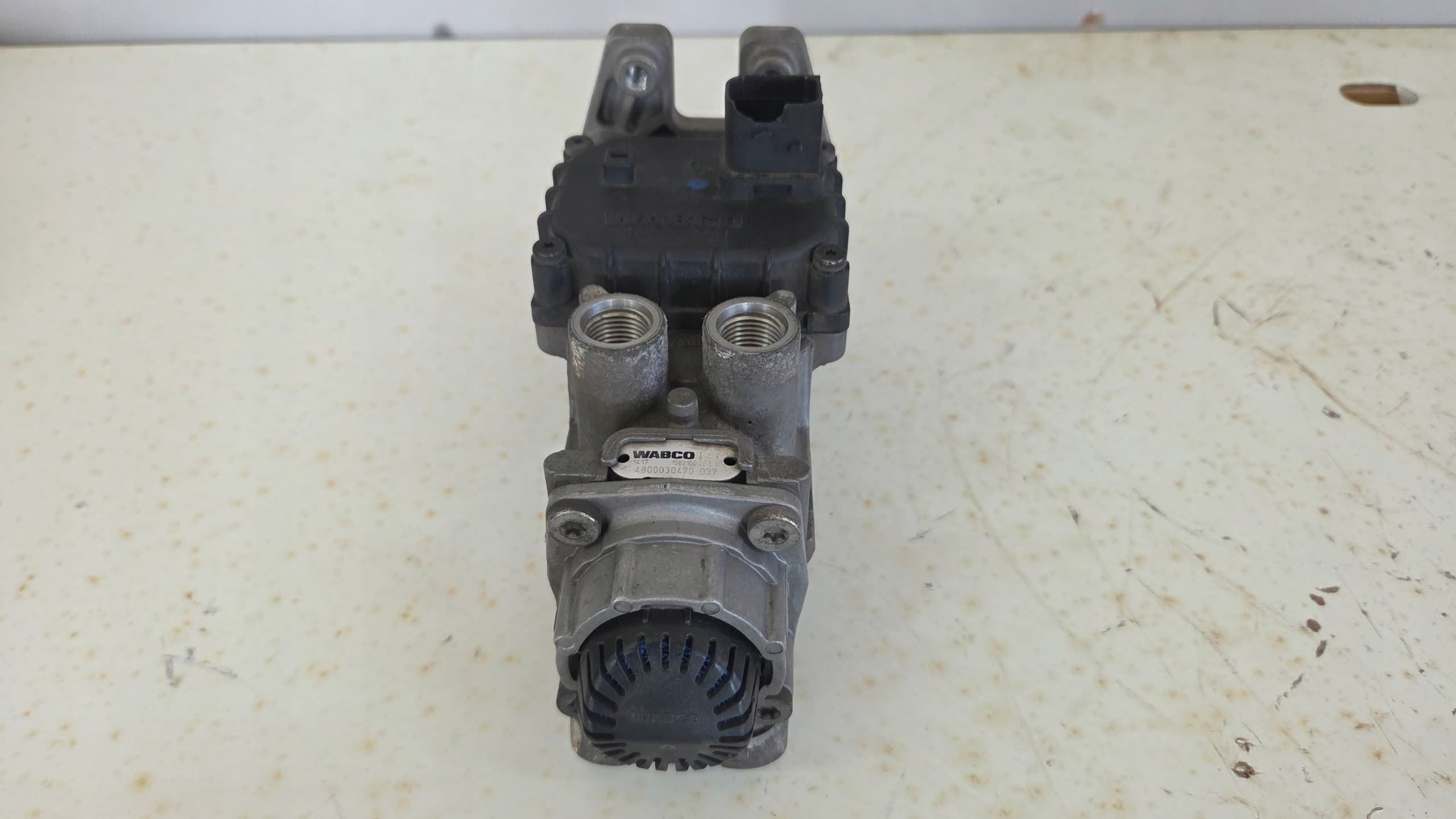 Válvula principal de freno Daf XF 106 4800030470 Wabco nuevo 3