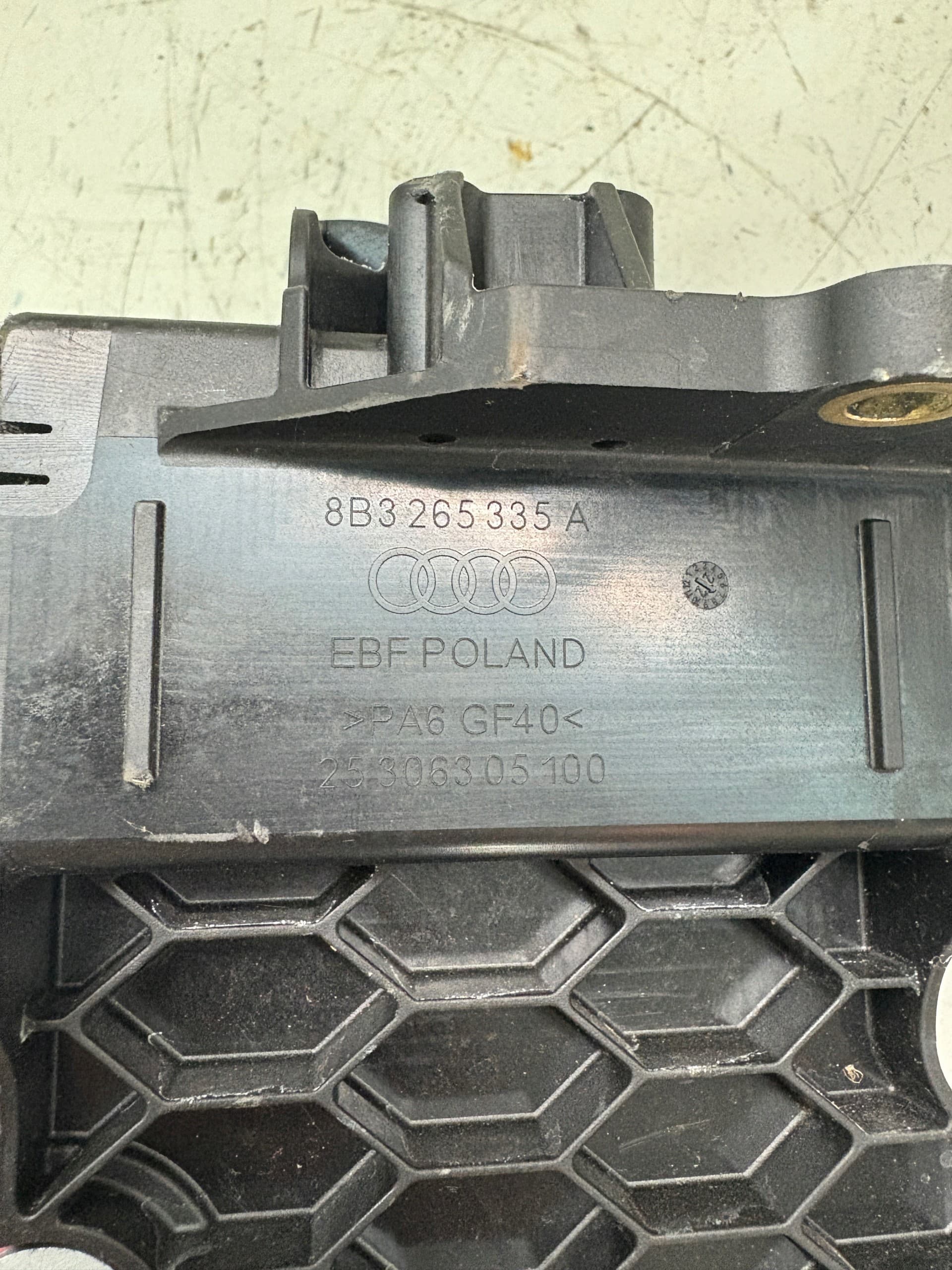Calefactor estacionario Webasto Audi 8B3265081D usado 6