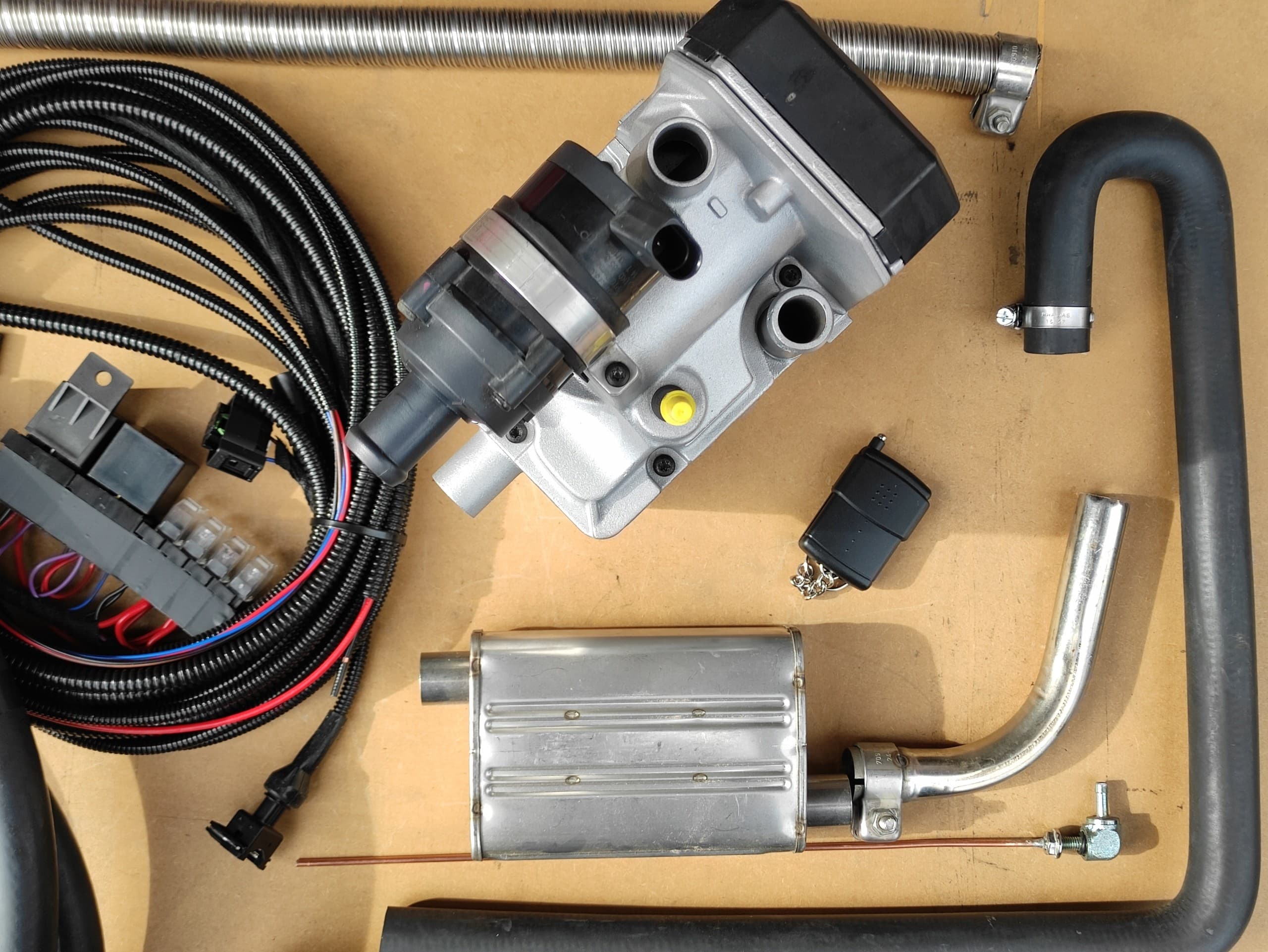 Kit Universal Calefactor Webasto Diésel 5KW usado 3