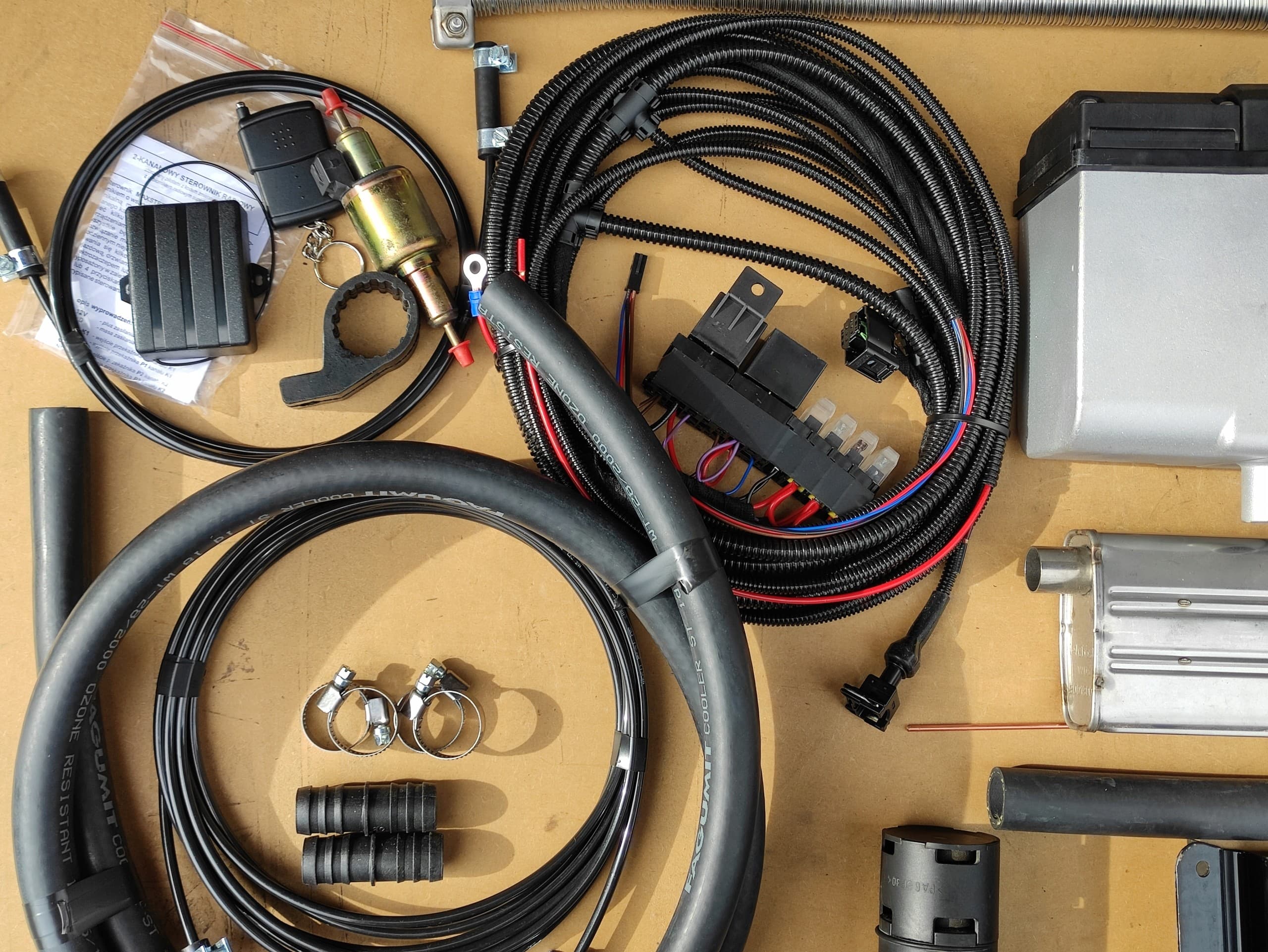 Kit Universal Calefactor Webasto Diésel 5KW usado 9